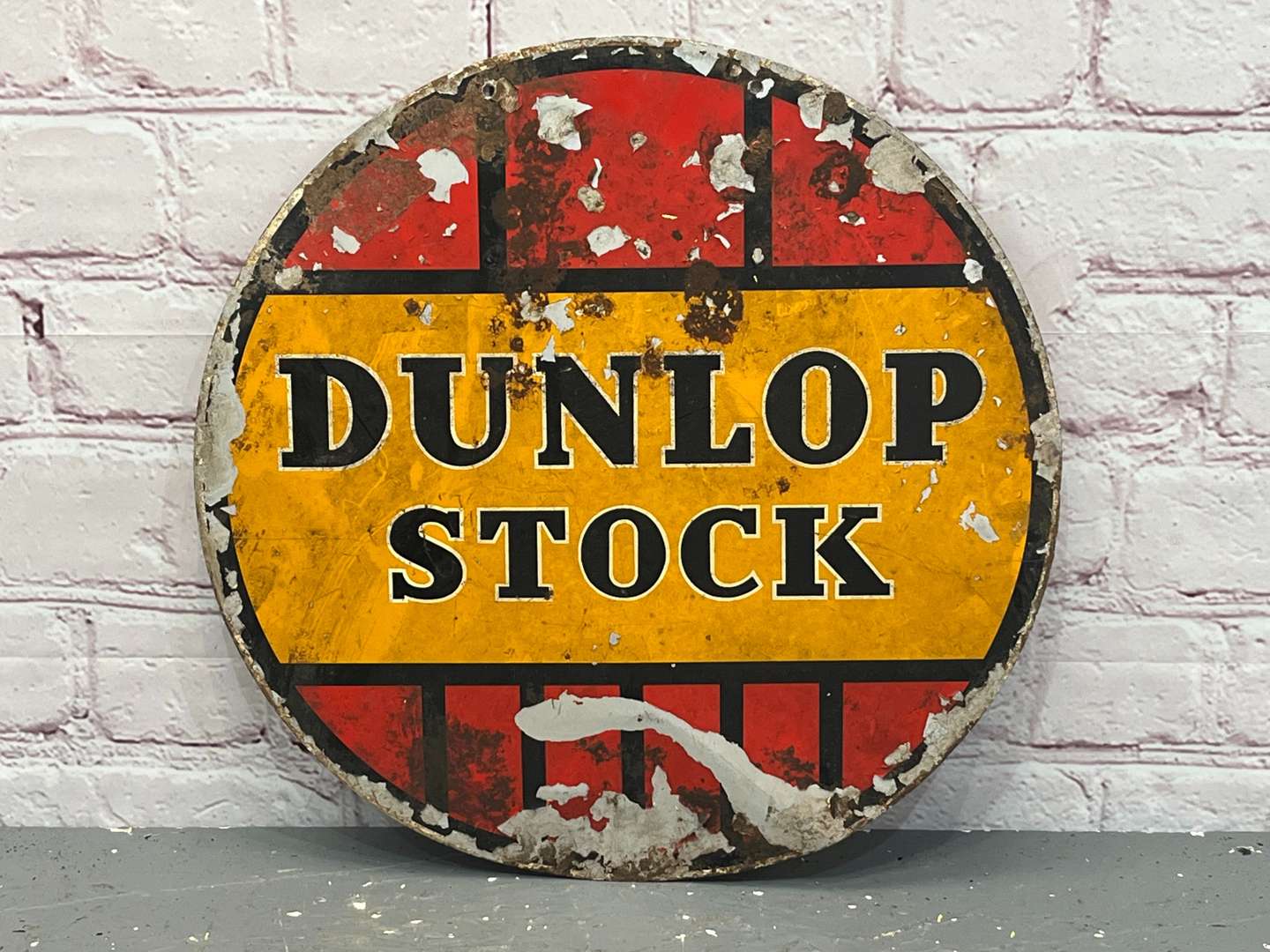 <p>Dunlop Stock Aluminium Sign</p>