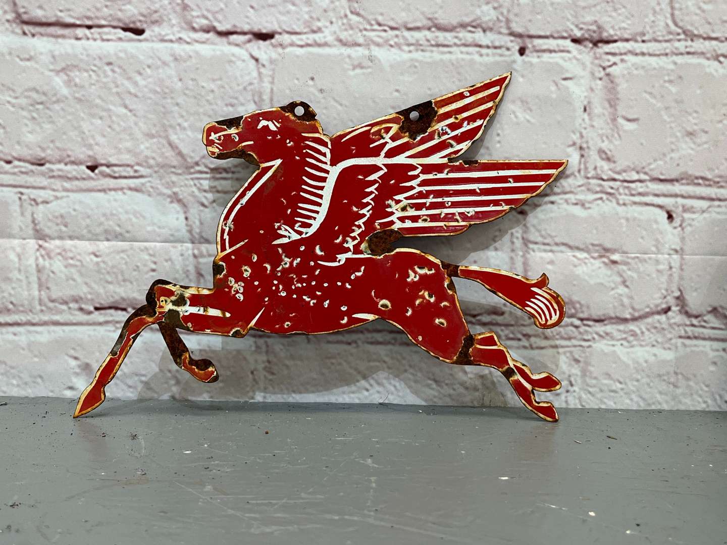 <p>Pegasus Small Enamel Sign</p>