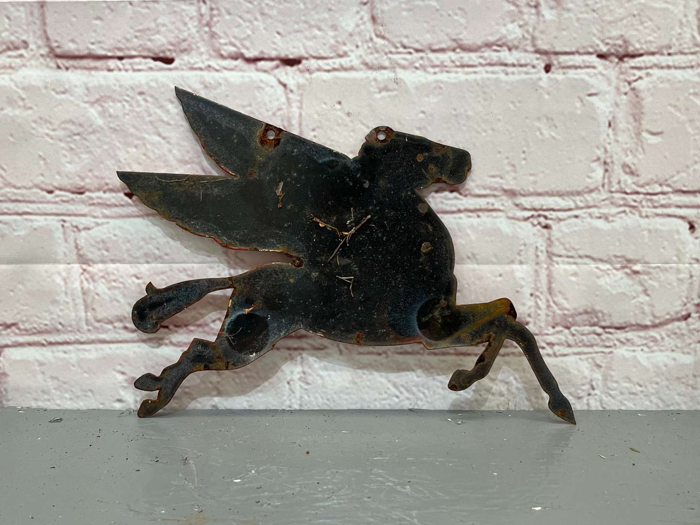 <p>Pegasus Small Enamel Sign</p>