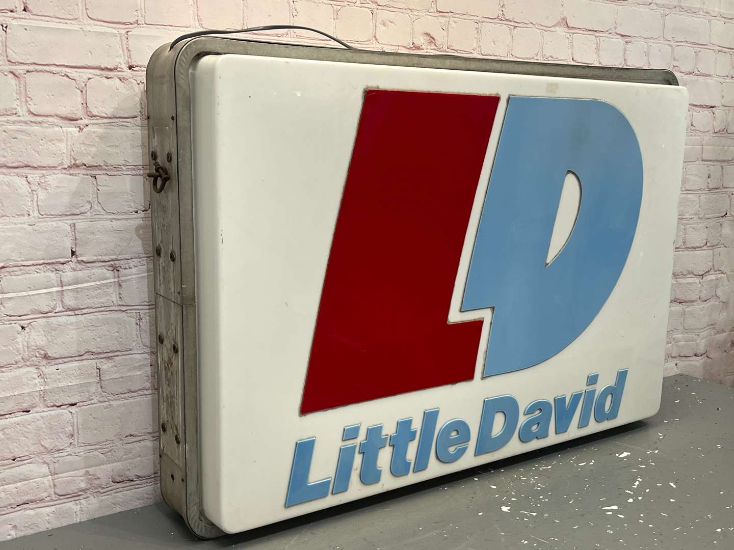 <p>Large Little David Illuminated Double Sided Dealership Sign a/f</p>