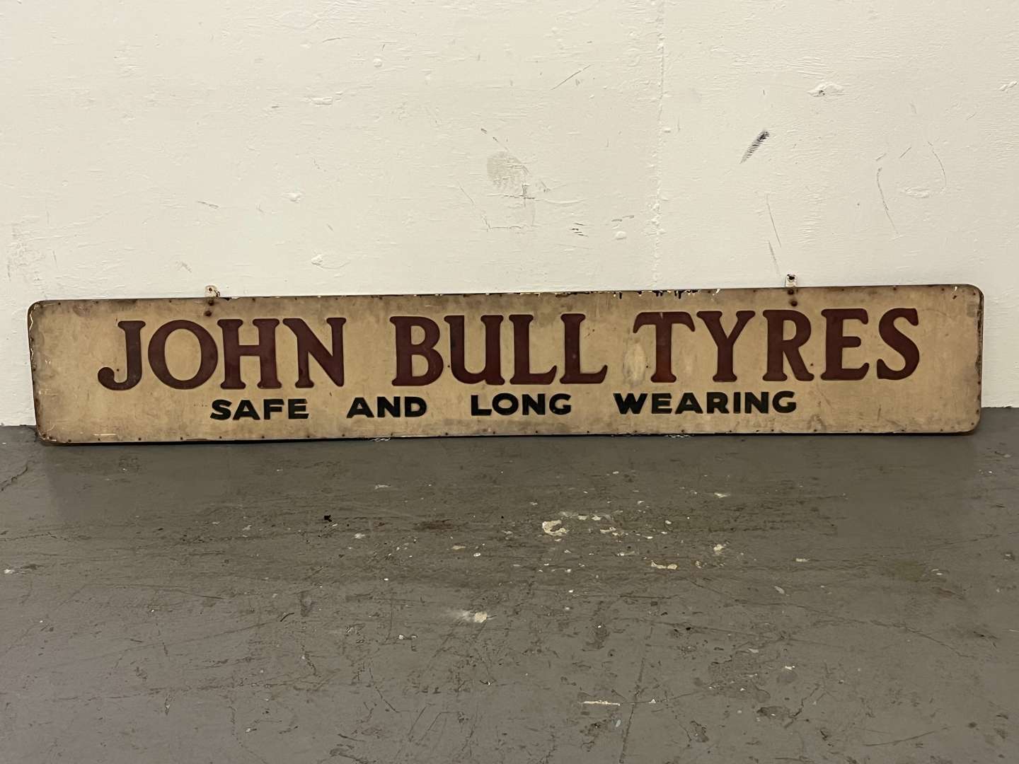 <p>John Bull Tyres Safe and Long Wearing Wooden Sign</p>