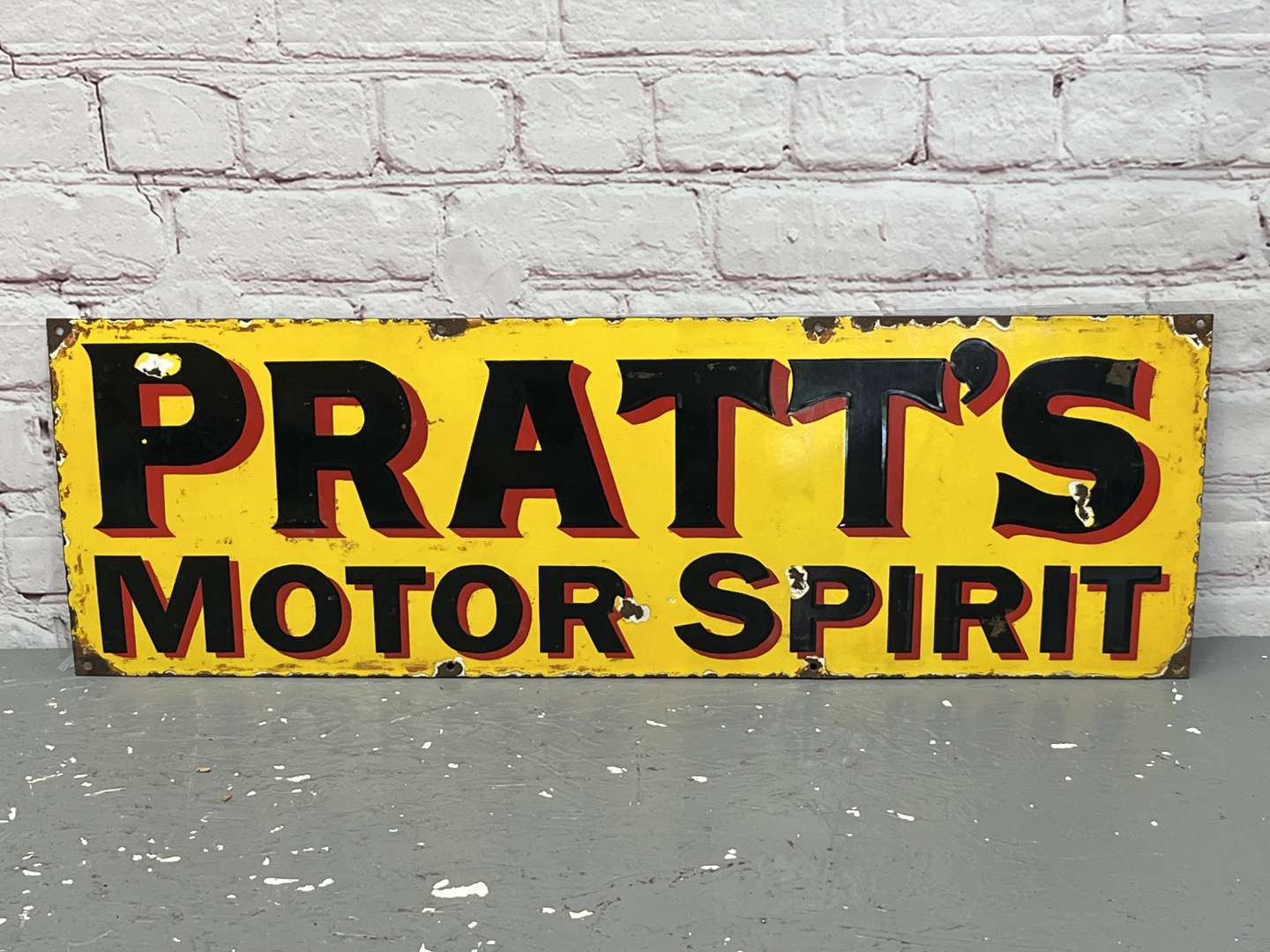 <p>Pratts Motor Spirit Enamel Sign</p>