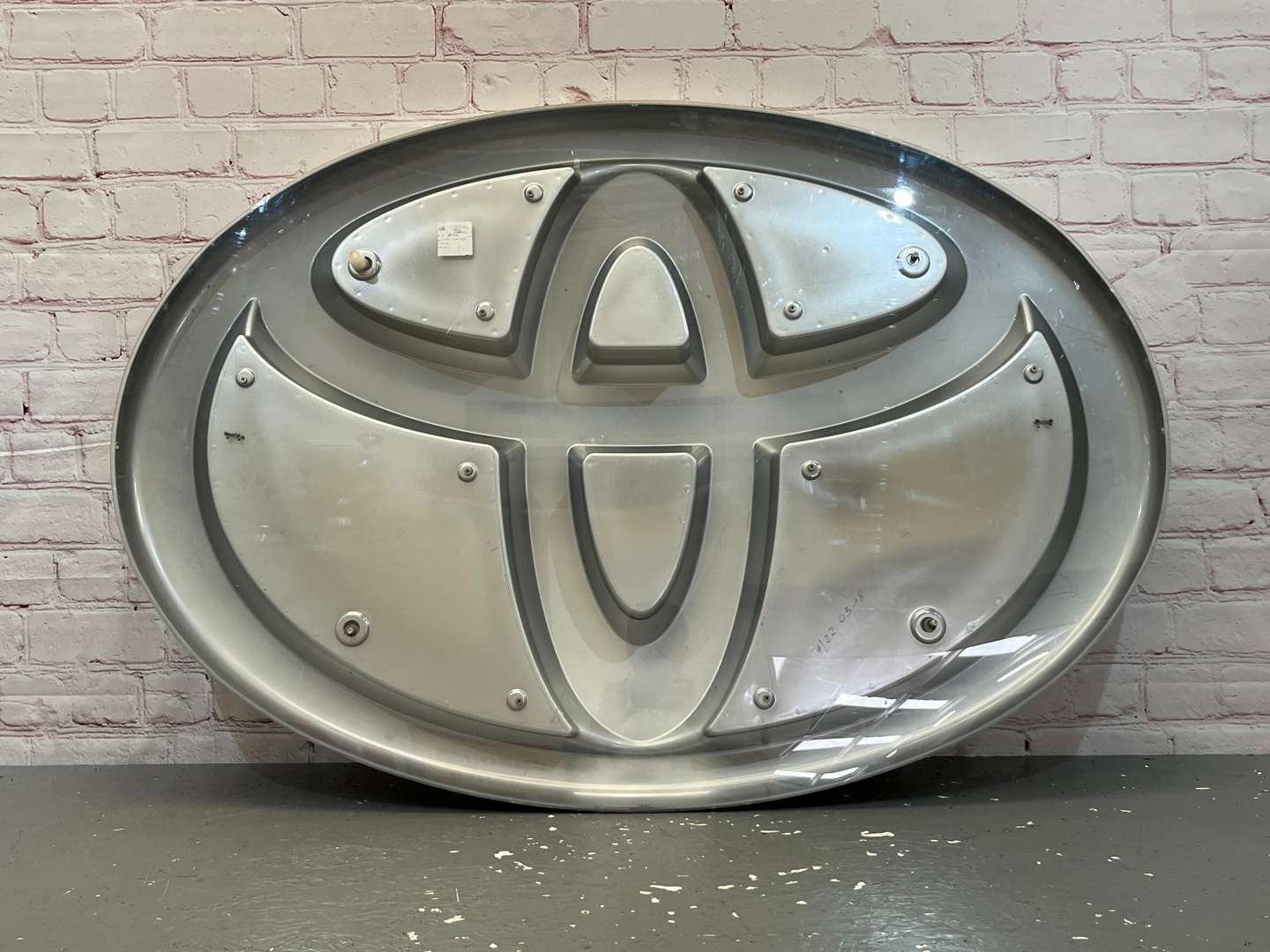 <p>Toyota Large Dealership Emblem Sign</p>