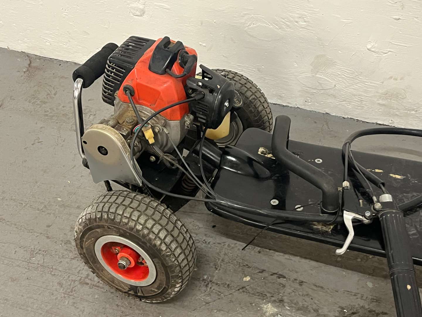 <p>Petrol Powered Skate Board</p>