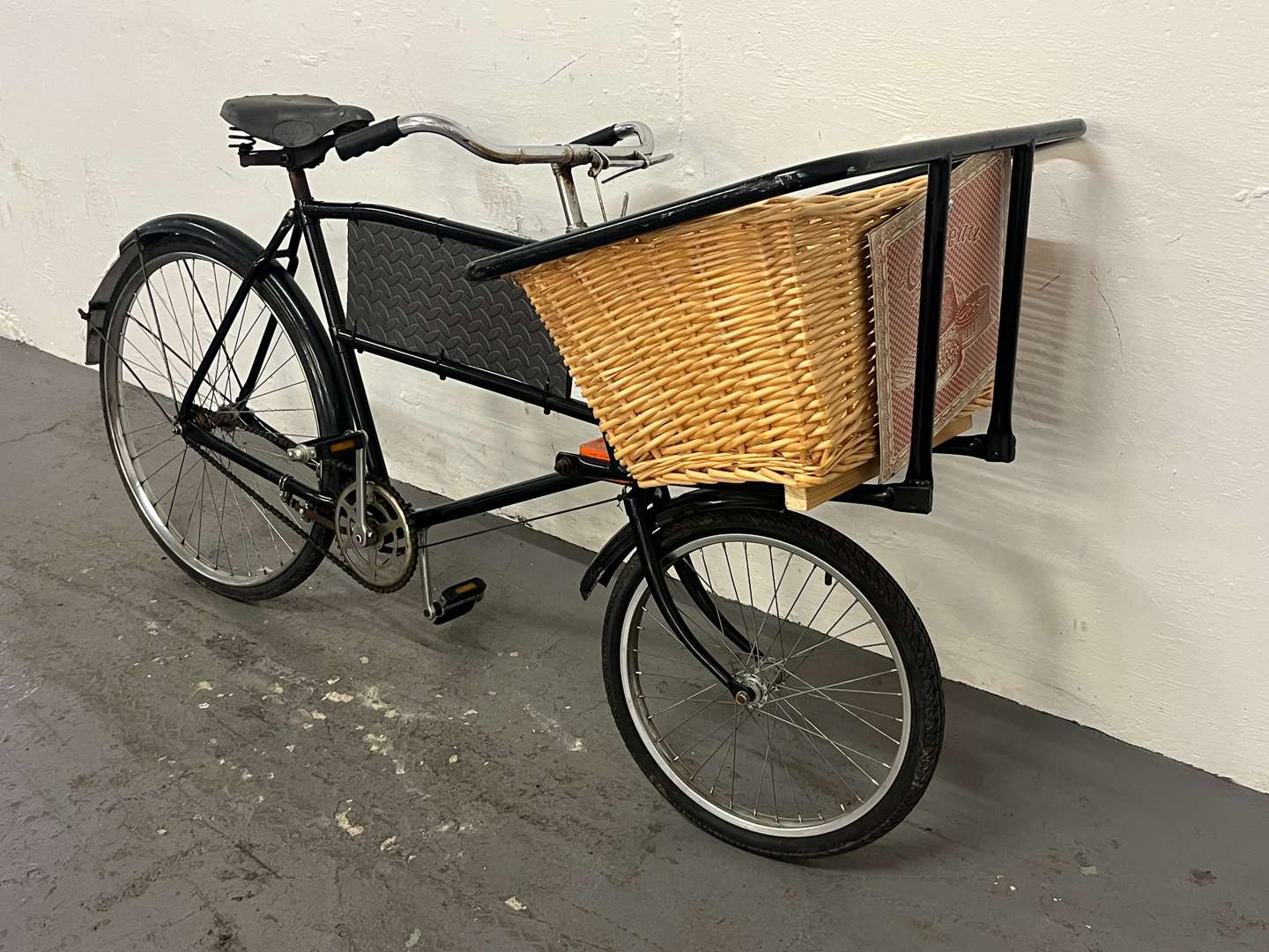 <p>Raleigh Trade Bicycle & Basket</p>