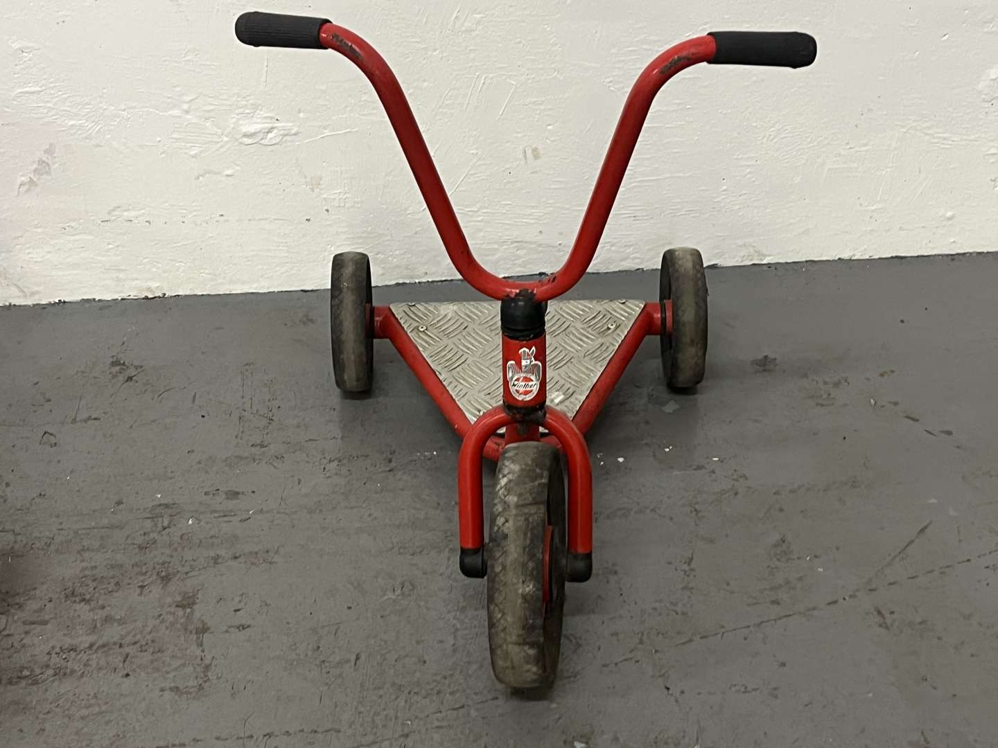 <p>Childs Two Seater Tricycle & Scooter (2)</p>