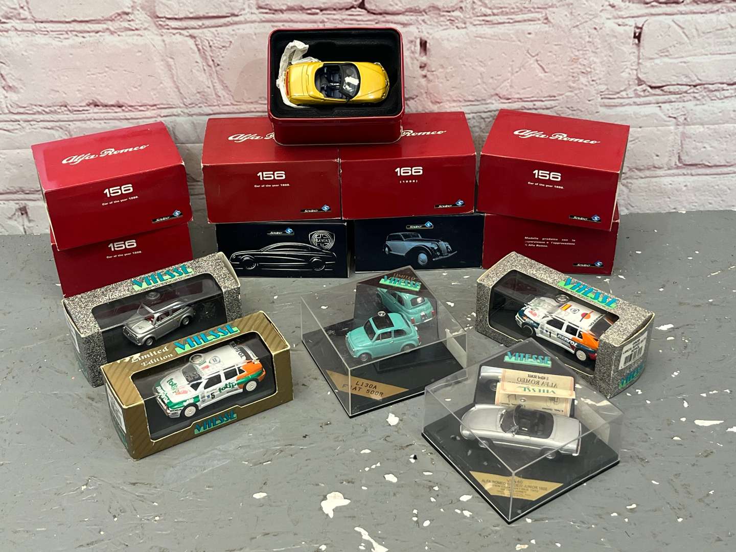 <p>Fourteen Boxed Diecast Model Cars&nbsp;</p>