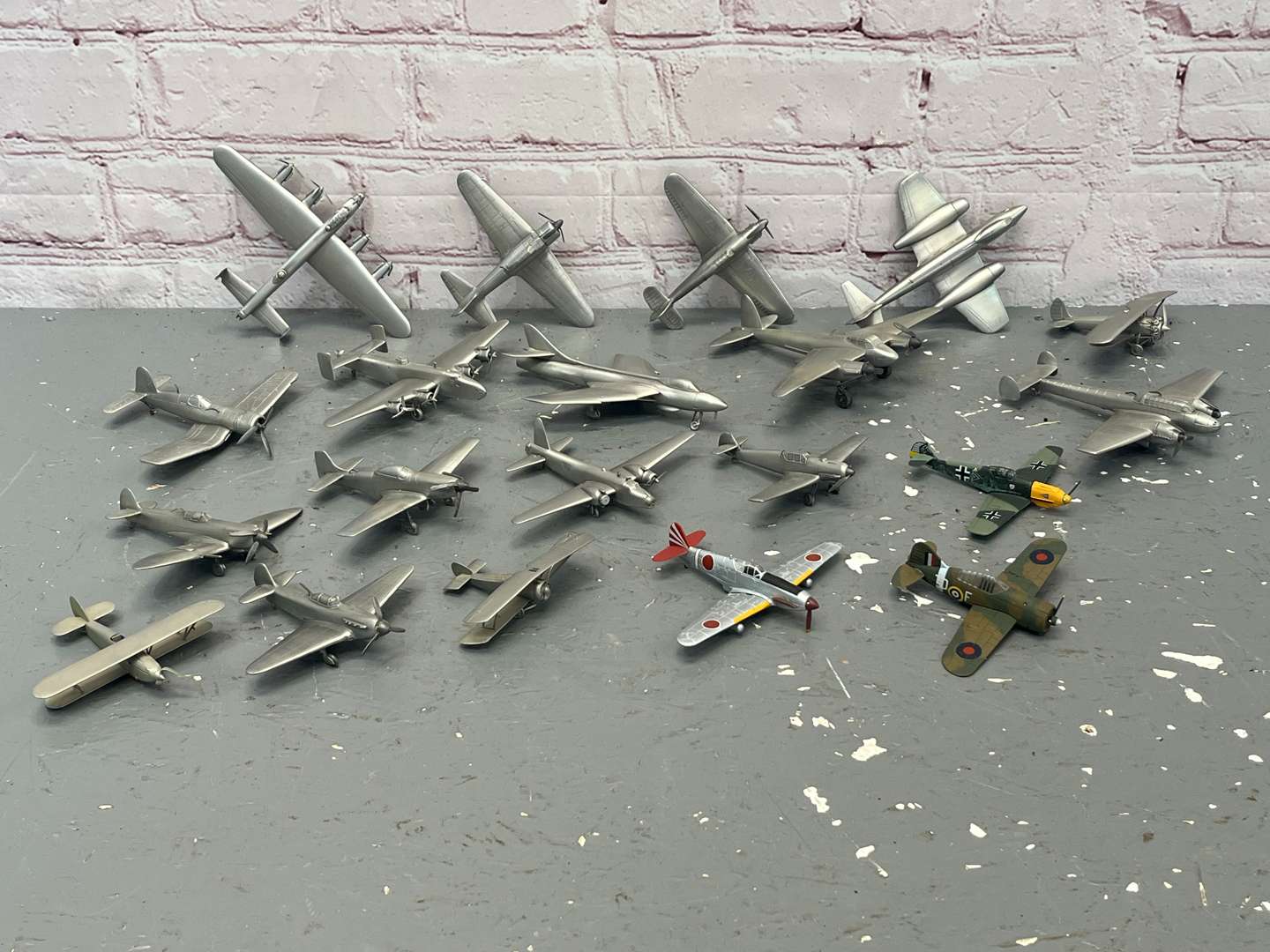 <p>Quantity Lead Based Model Aeroplanes</p>