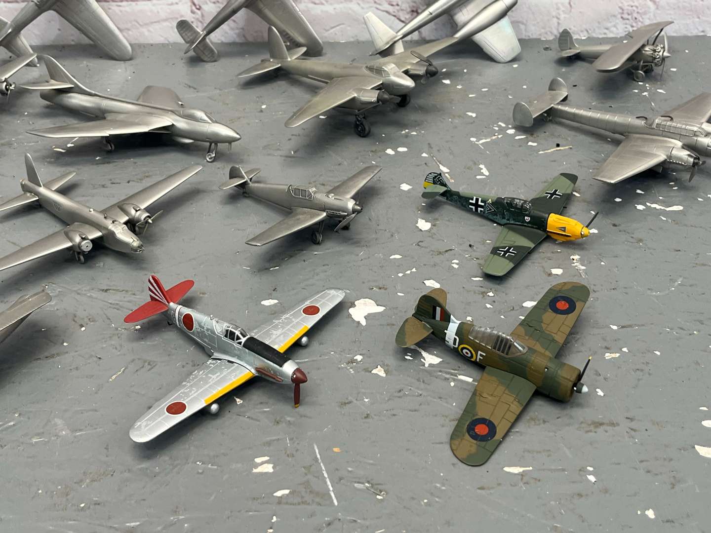 <p>Quantity Lead Based Model Aeroplanes</p>