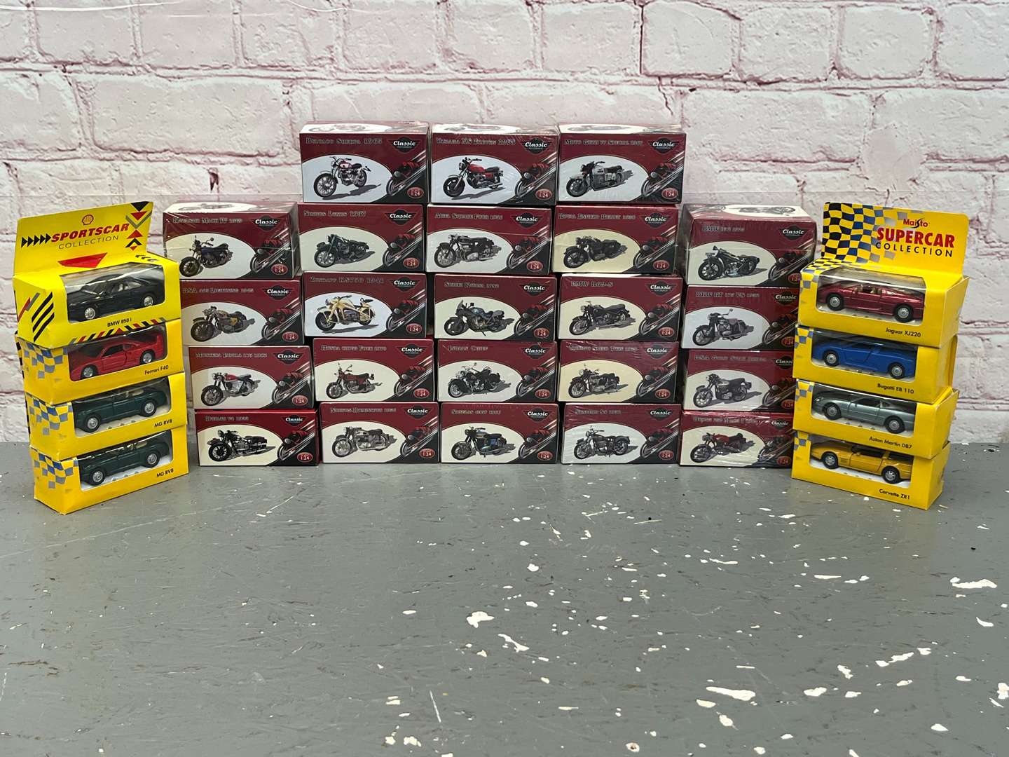 <p>Quantity of Boxed Classic Motorcycles & Maisto Boxed Cars</p>