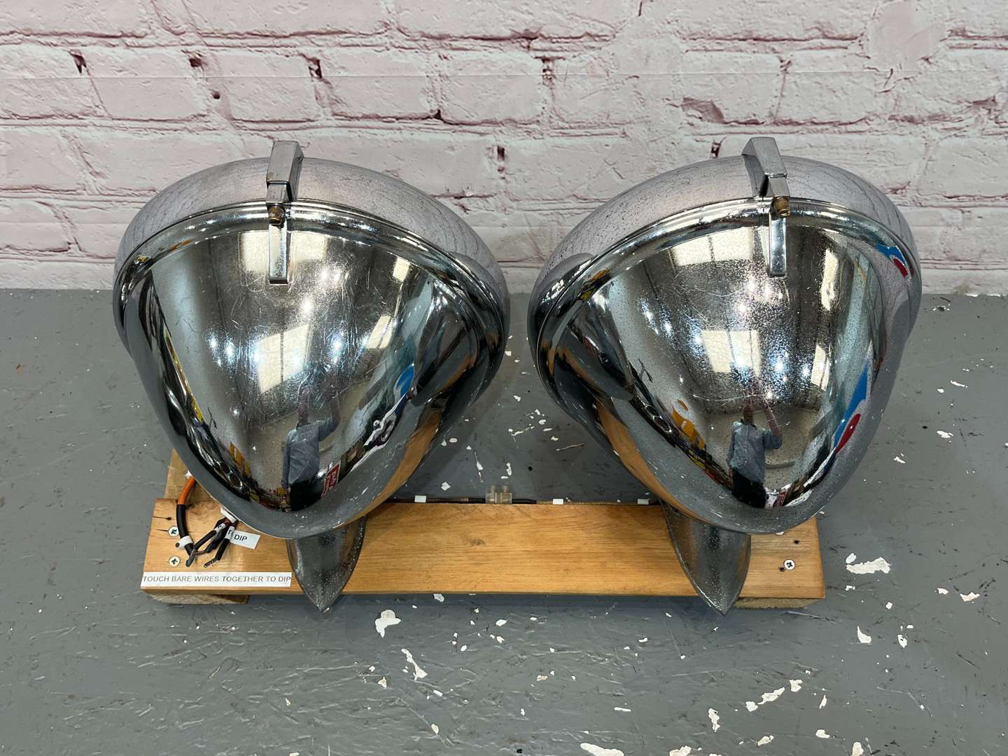 <p>Pair of P100 Lucas Headlights</p>