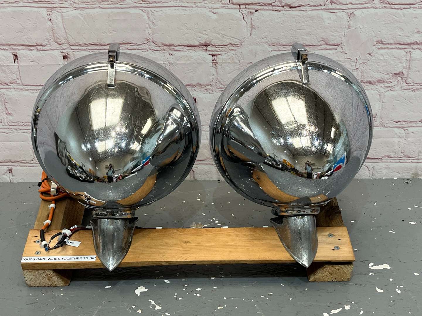 <p>Pair of P100 Lucas Headlights</p>