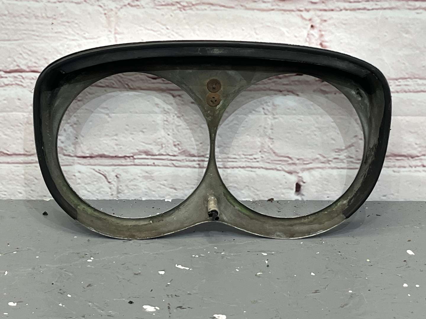 <p>Rolls Royce Silver Shadow Chrome Bezel</p>