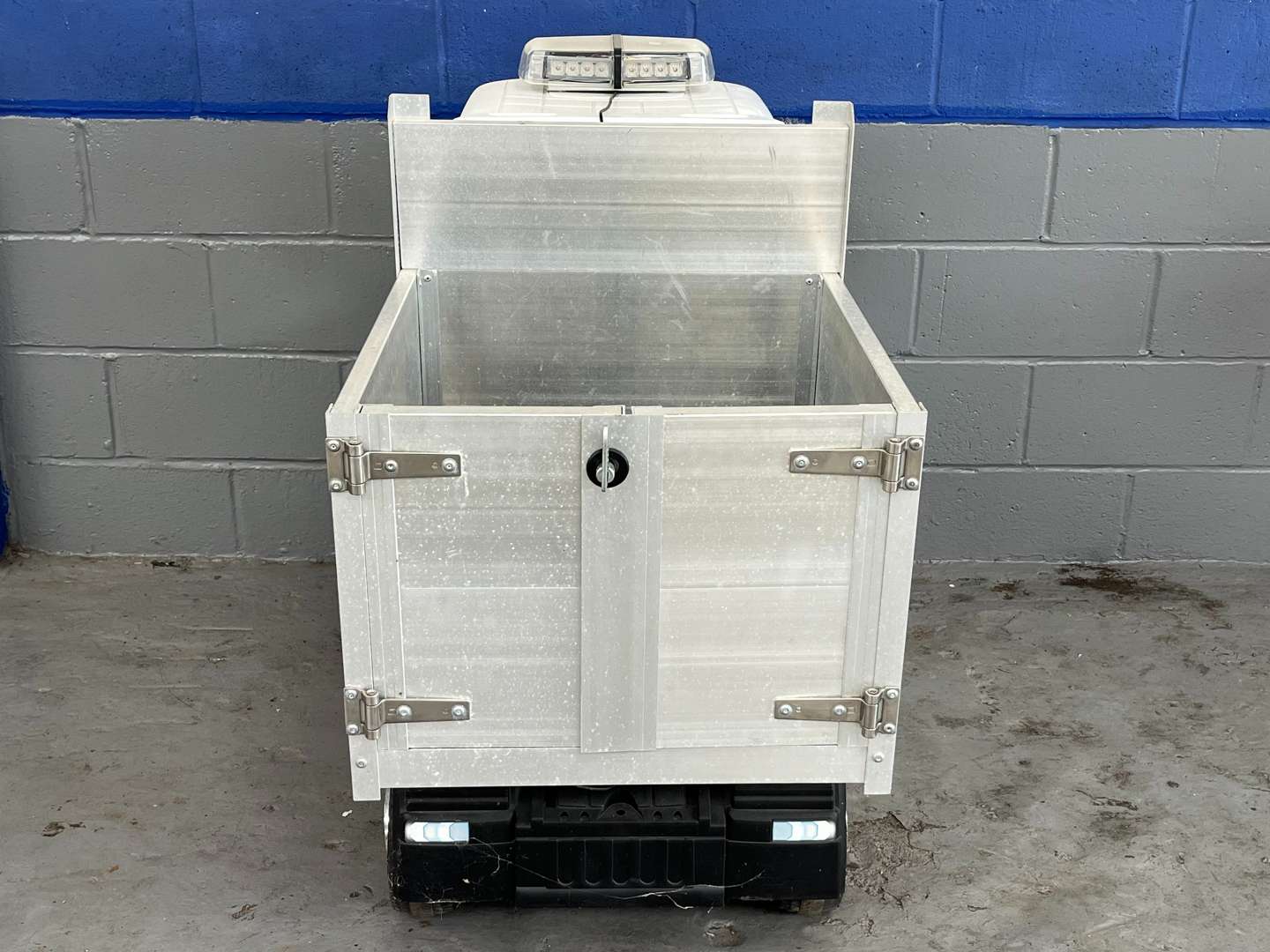 <p>Mercedes Actros Childs Battery Operated Tipper Lorry</p>