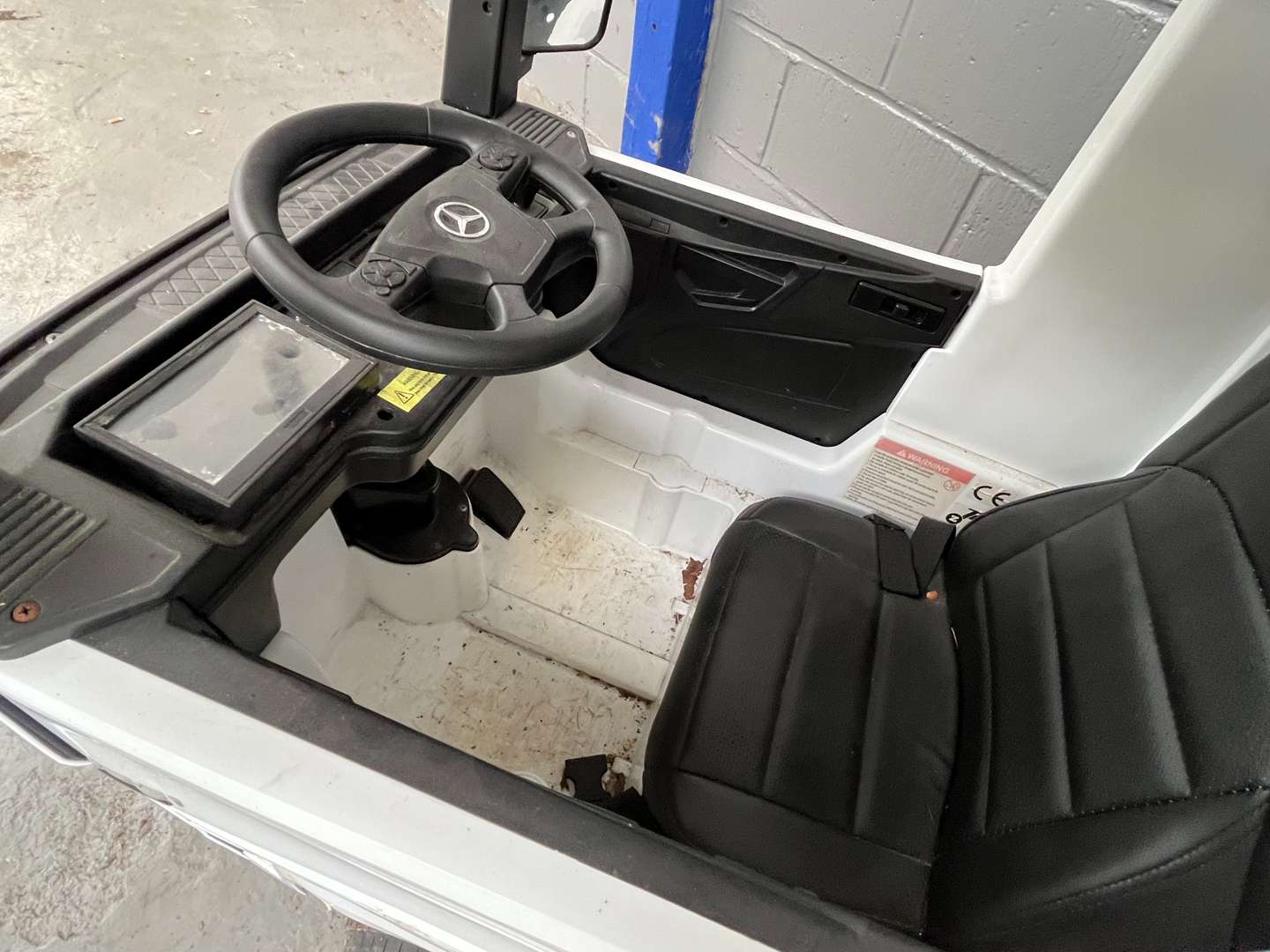 <p>Mercedes Actros Childs Battery Operated Tipper Lorry</p>