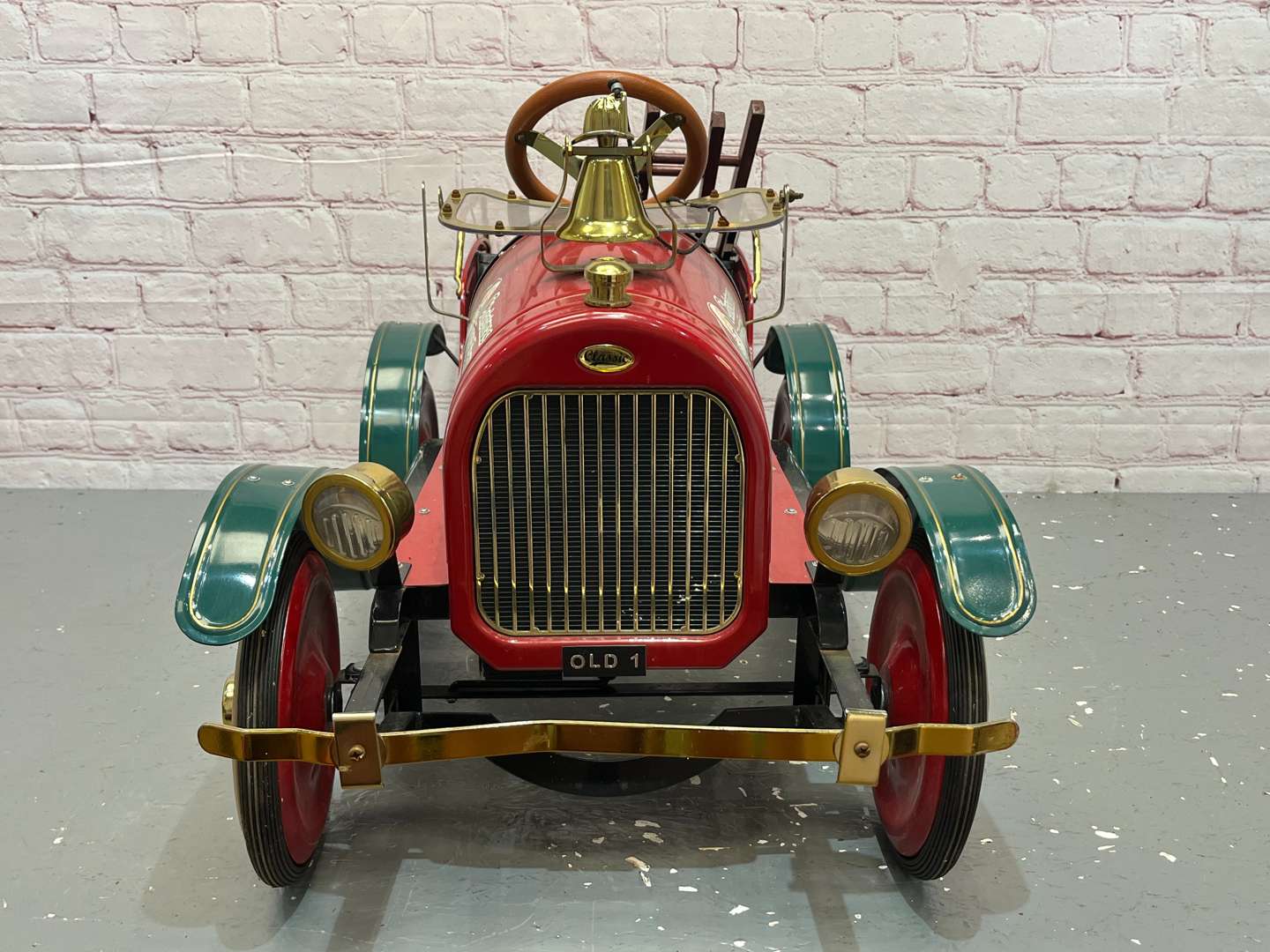 <p>Tin Plate Childs Fire Engine Pedal Car</p>