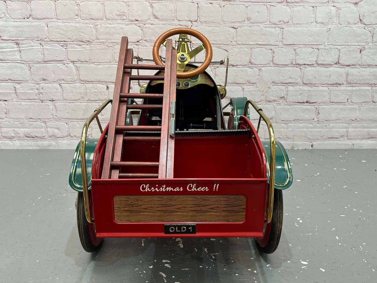 <p>Tin Plate Childs Fire Engine Pedal Car</p>