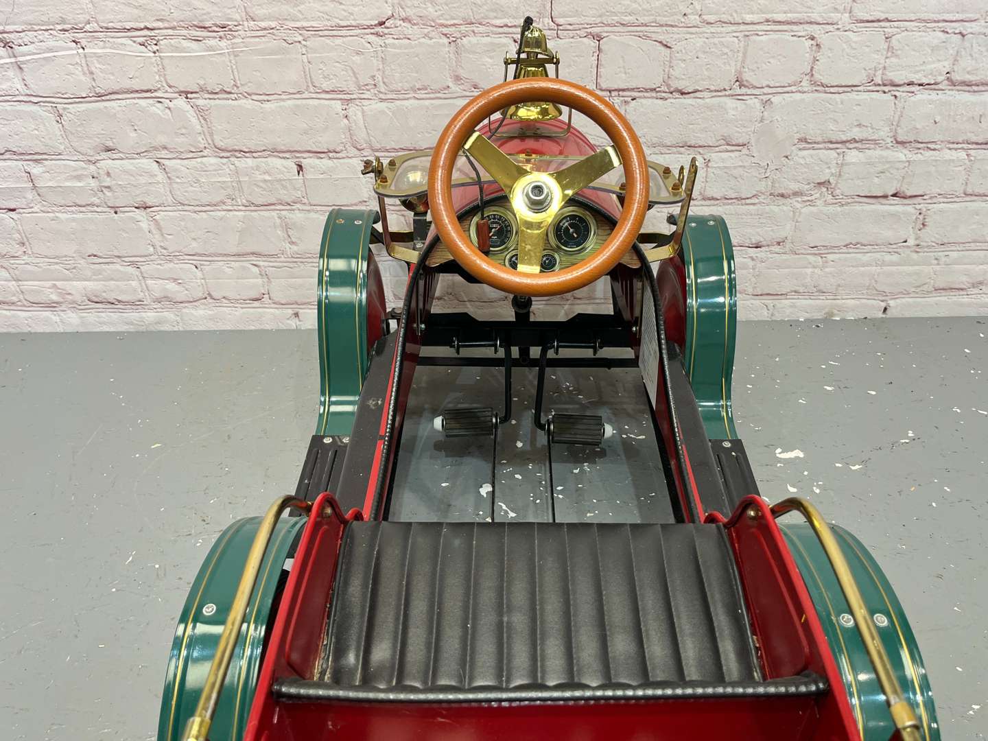 <p>Tin Plate Childs Fire Engine Pedal Car</p>