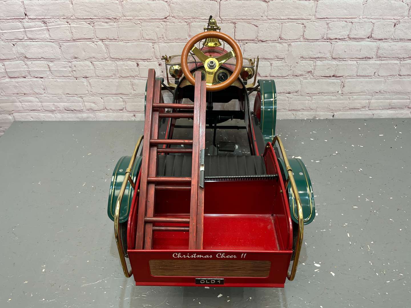 <p>Tin Plate Childs Fire Engine Pedal Car</p>