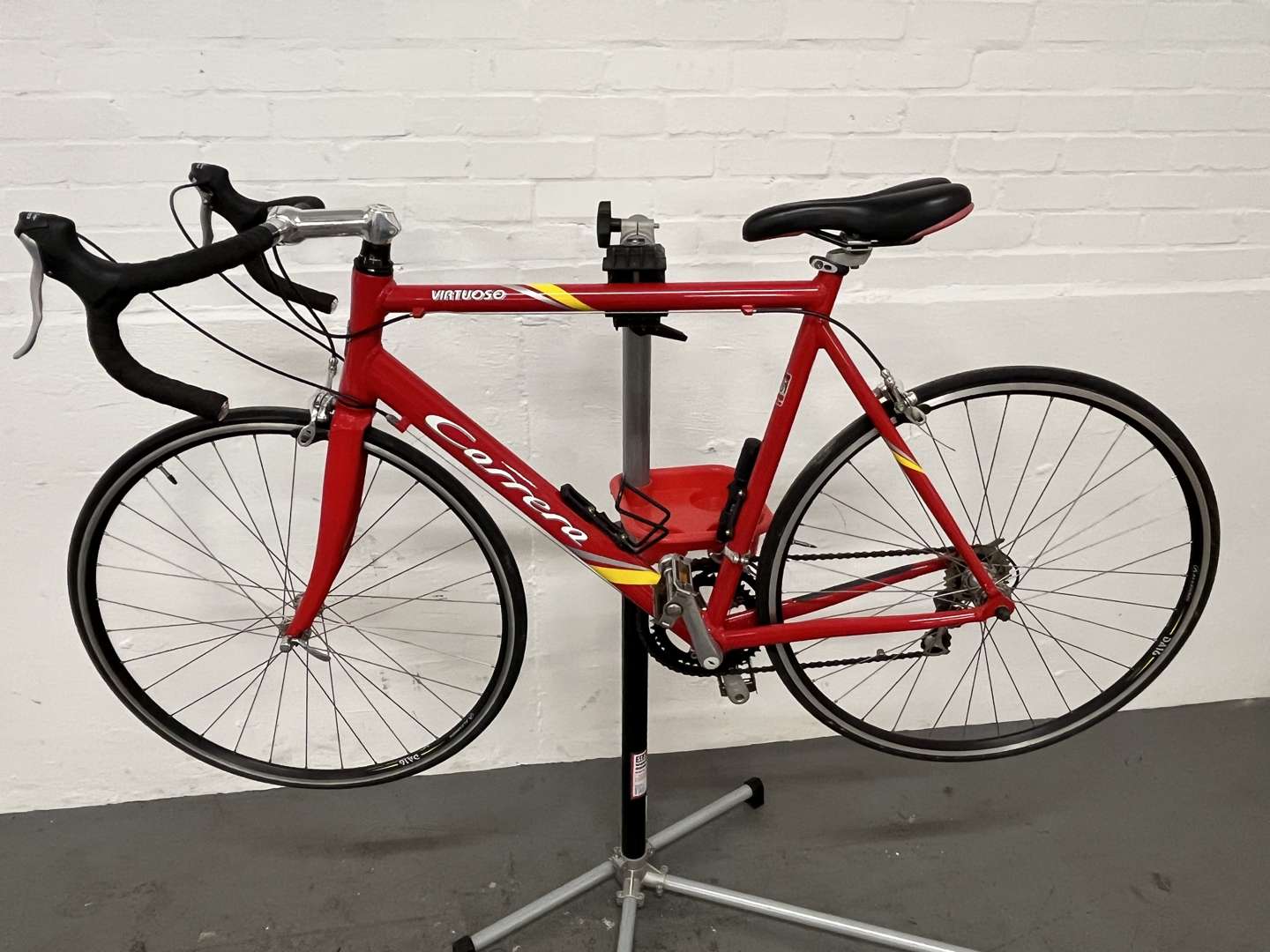 <p>Carrera Virtuoso Racing Bicycle and Work Stand</p>