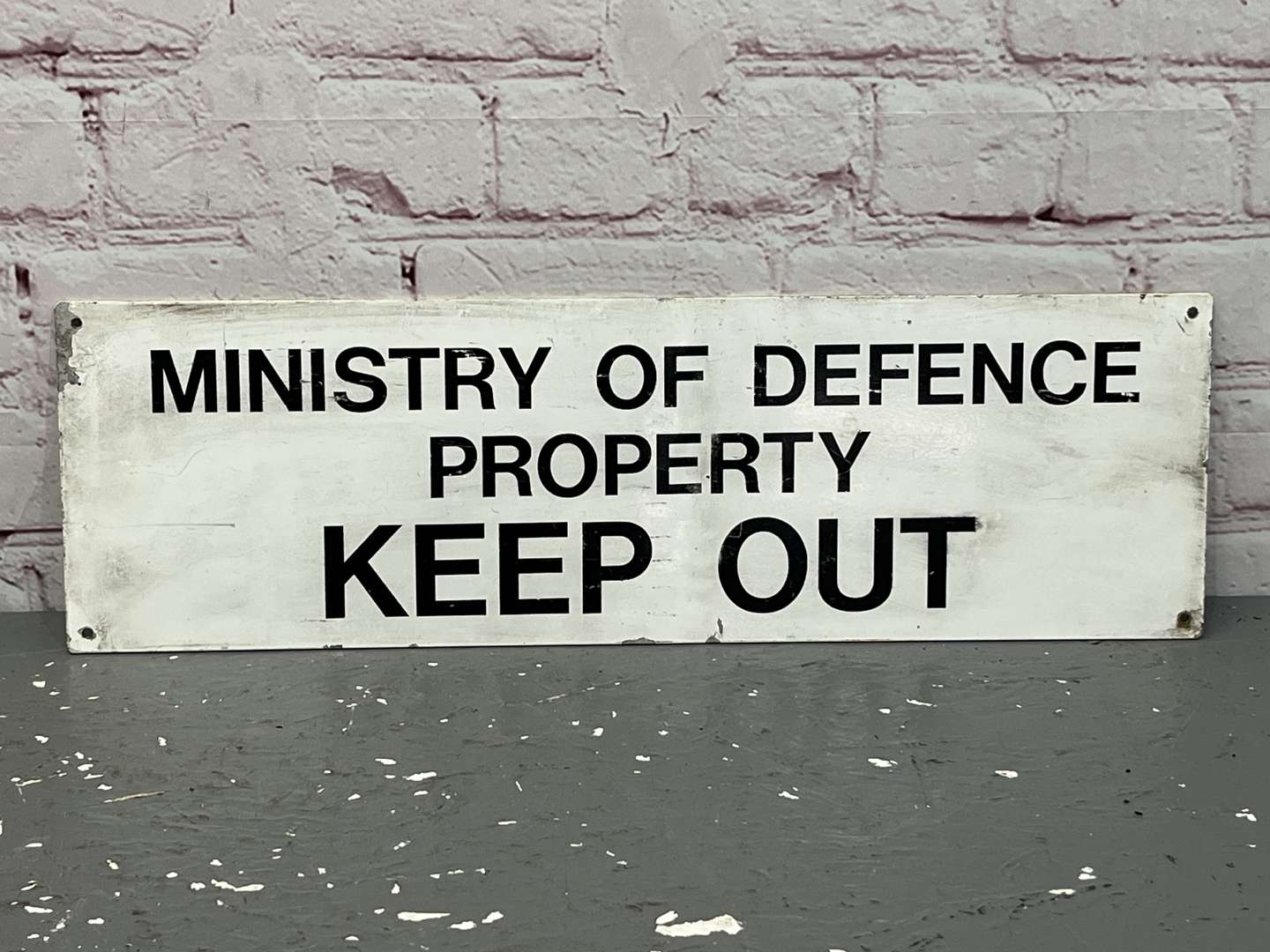 <p>Ministry of Defence Property Keep Out Aluminium Sign</p>