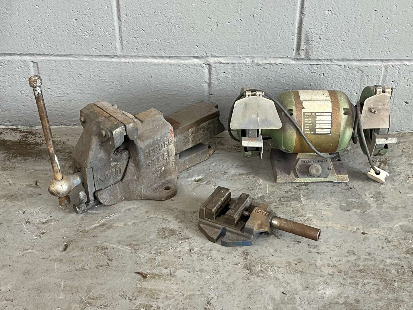 <p>Record No 111 Vice, 6 Inch Bench Grinder & Nippy Vice (3)</p>