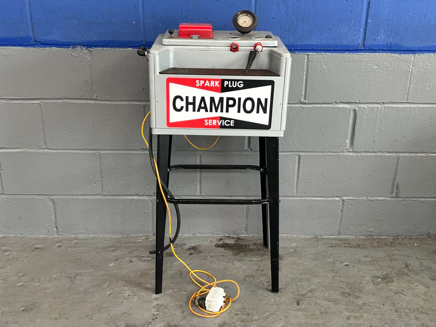 <p>Champion Spark Plug Cleaner</p>