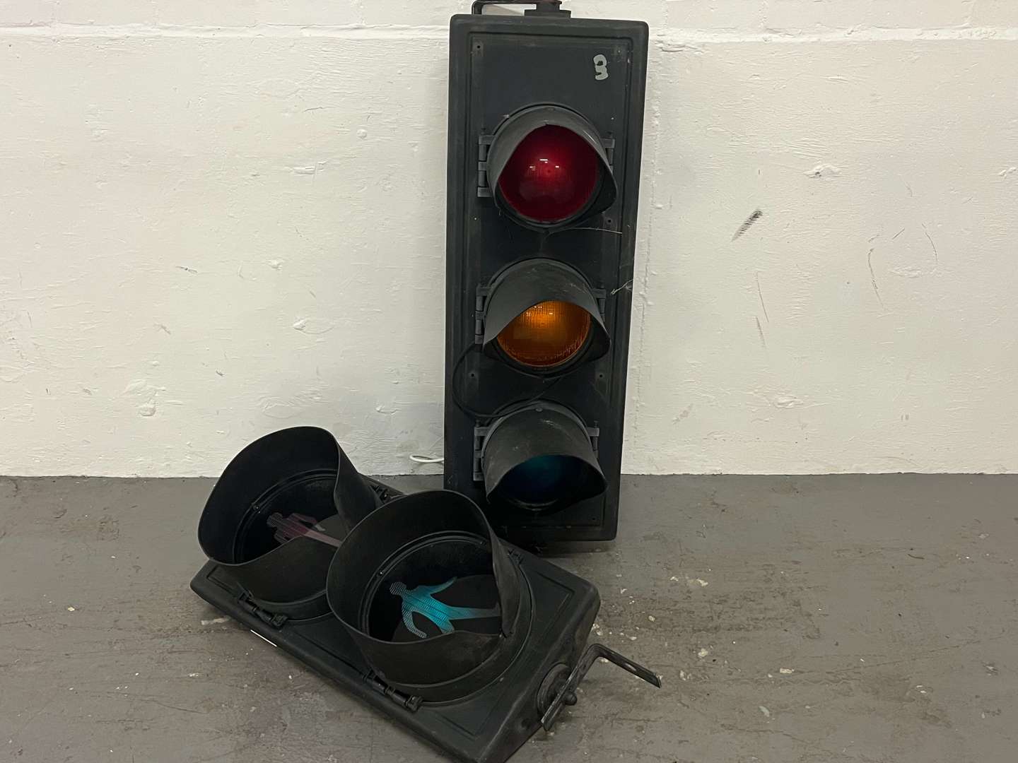 <p>Set of Traffic Lights & Pedestrian Crossing Lights (2)</p>