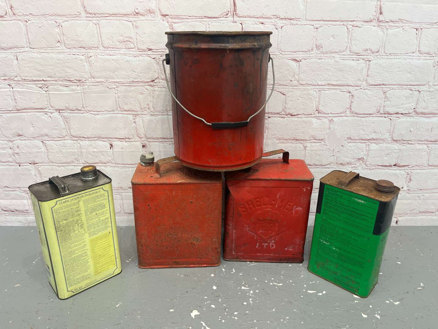 <p>Mixed Lot of Five Oil/Grease & Two Five Gallon Fuel Cans (5)</p>