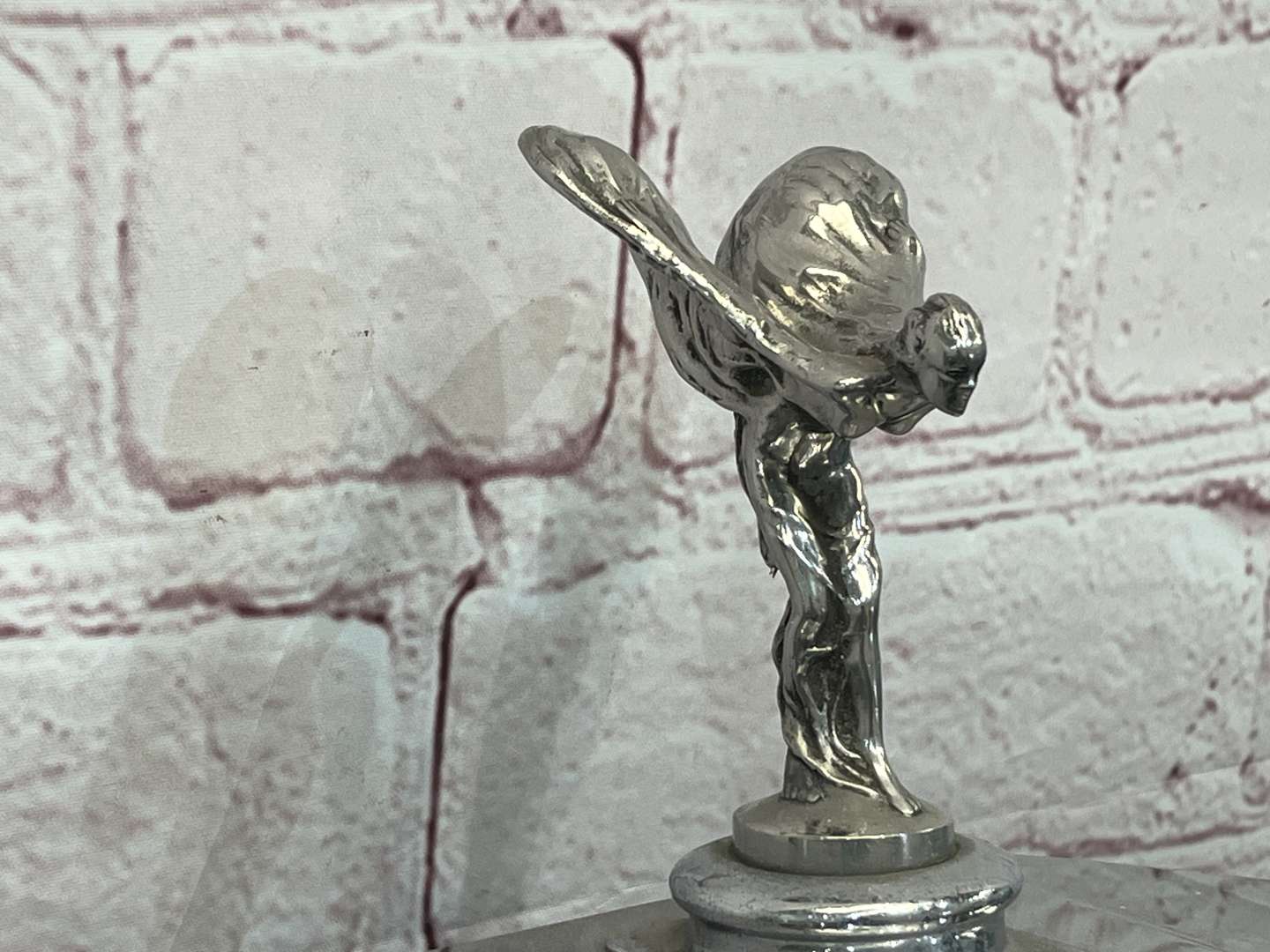 <p>Rolls Royce Silver Shadow Grille With Spirit of Ecstasy</p>