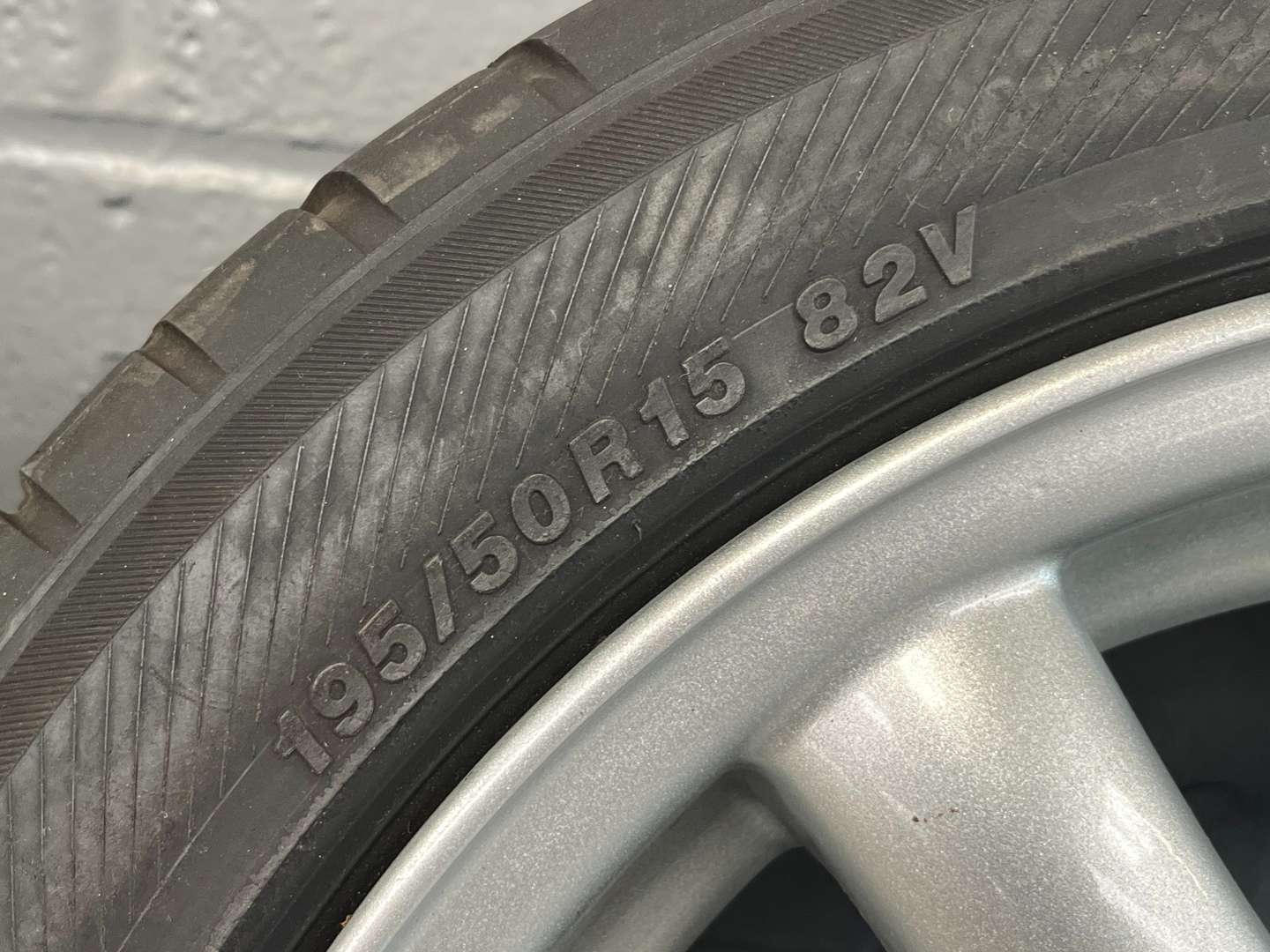 <p>Set of Four Alloy Six Spoke Wheels For a Toyota Corolla GT Coupe&nbsp;</p>