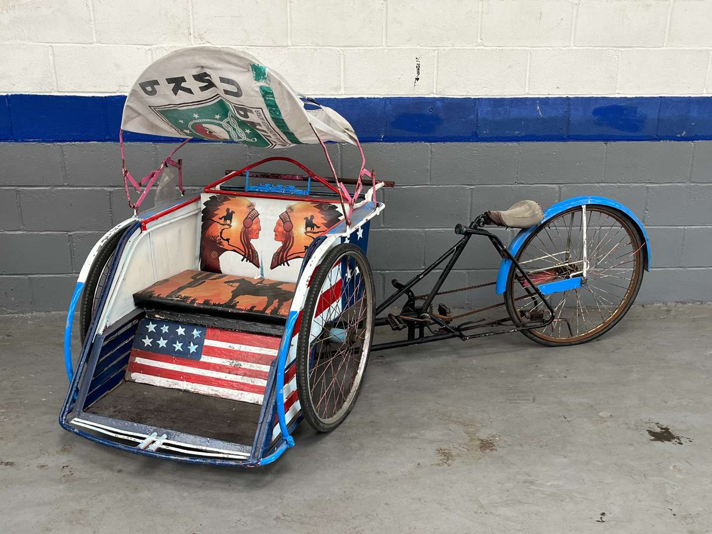 <p>Indonesian Rickshaw&nbsp;</p>