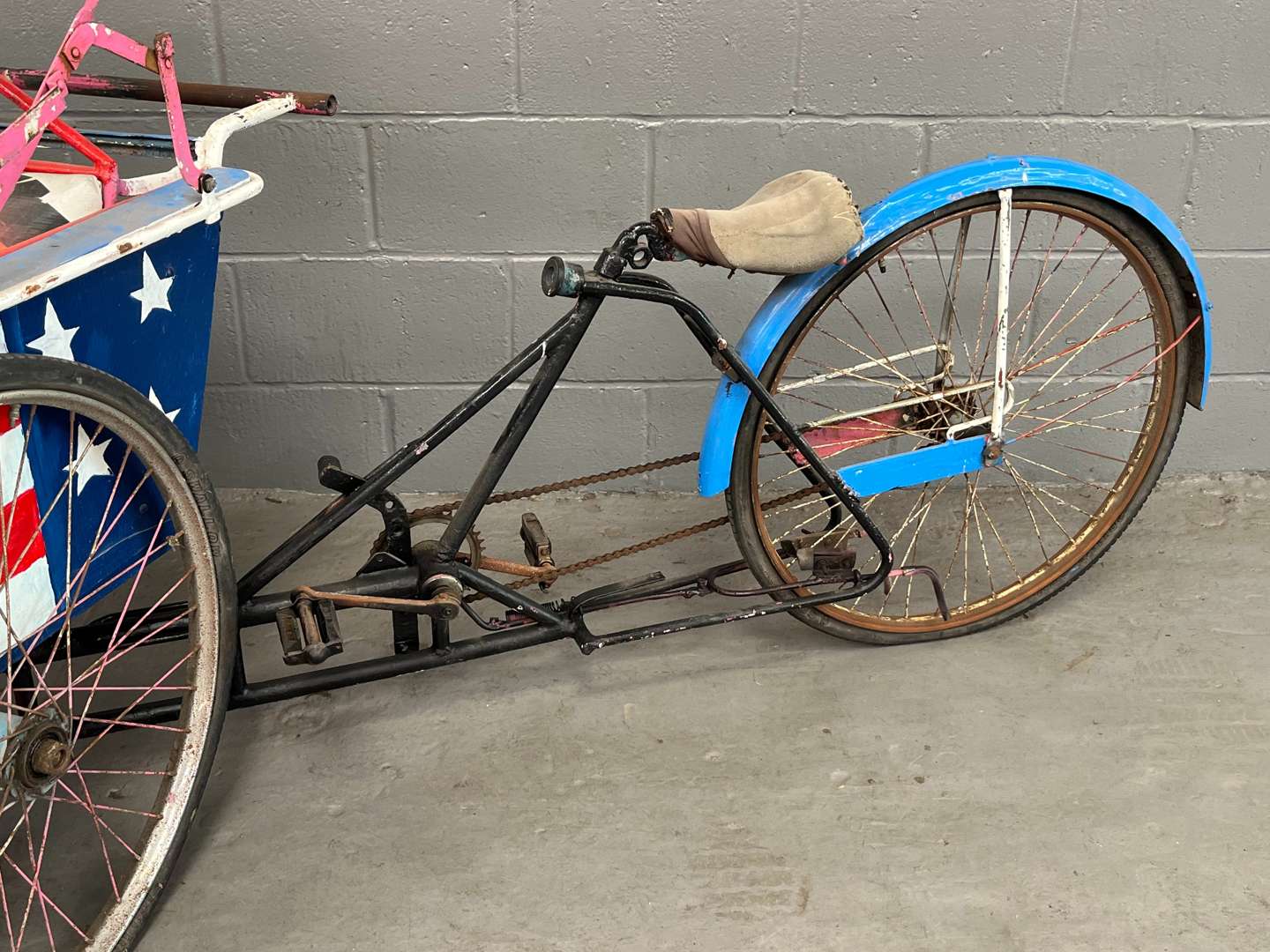 <p>Indonesian Rickshaw&nbsp;</p>