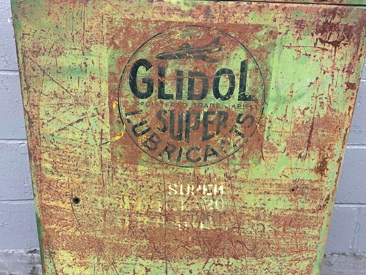 <p>Glidol Super Oil Dispenser&nbsp;</p>