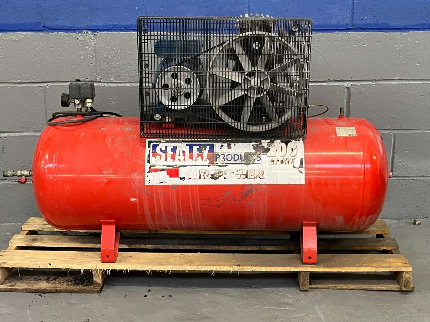 <p>Sealey 200Ltr 240V Air Compressor&nbsp;</p>