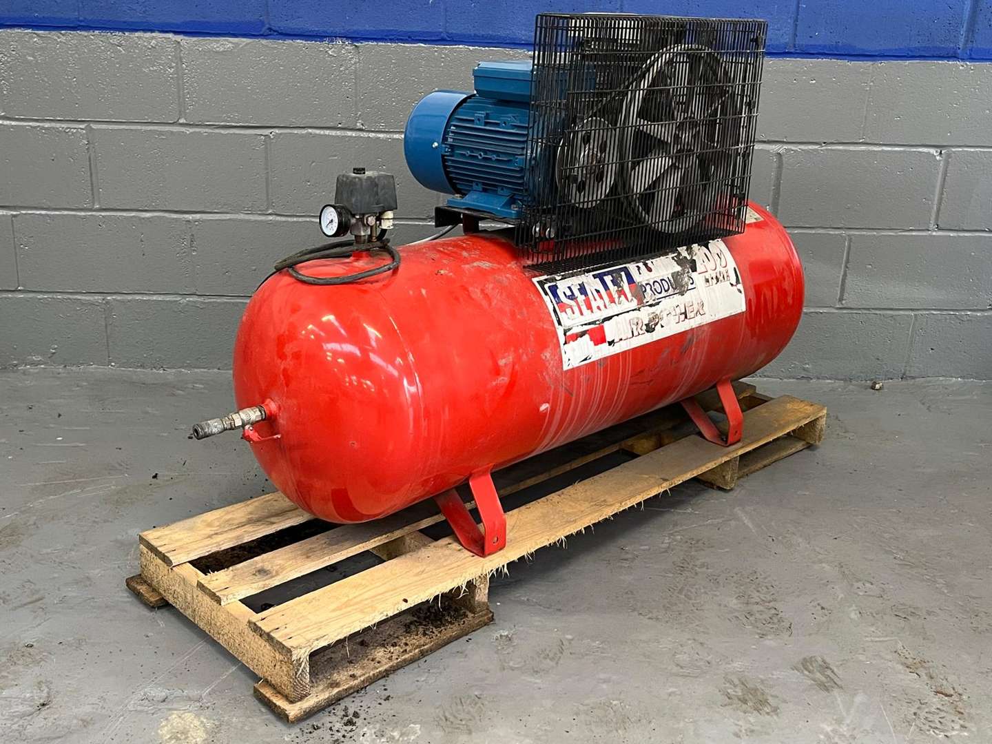 <p>Sealey 200Ltr 240V Air Compressor&nbsp;</p>