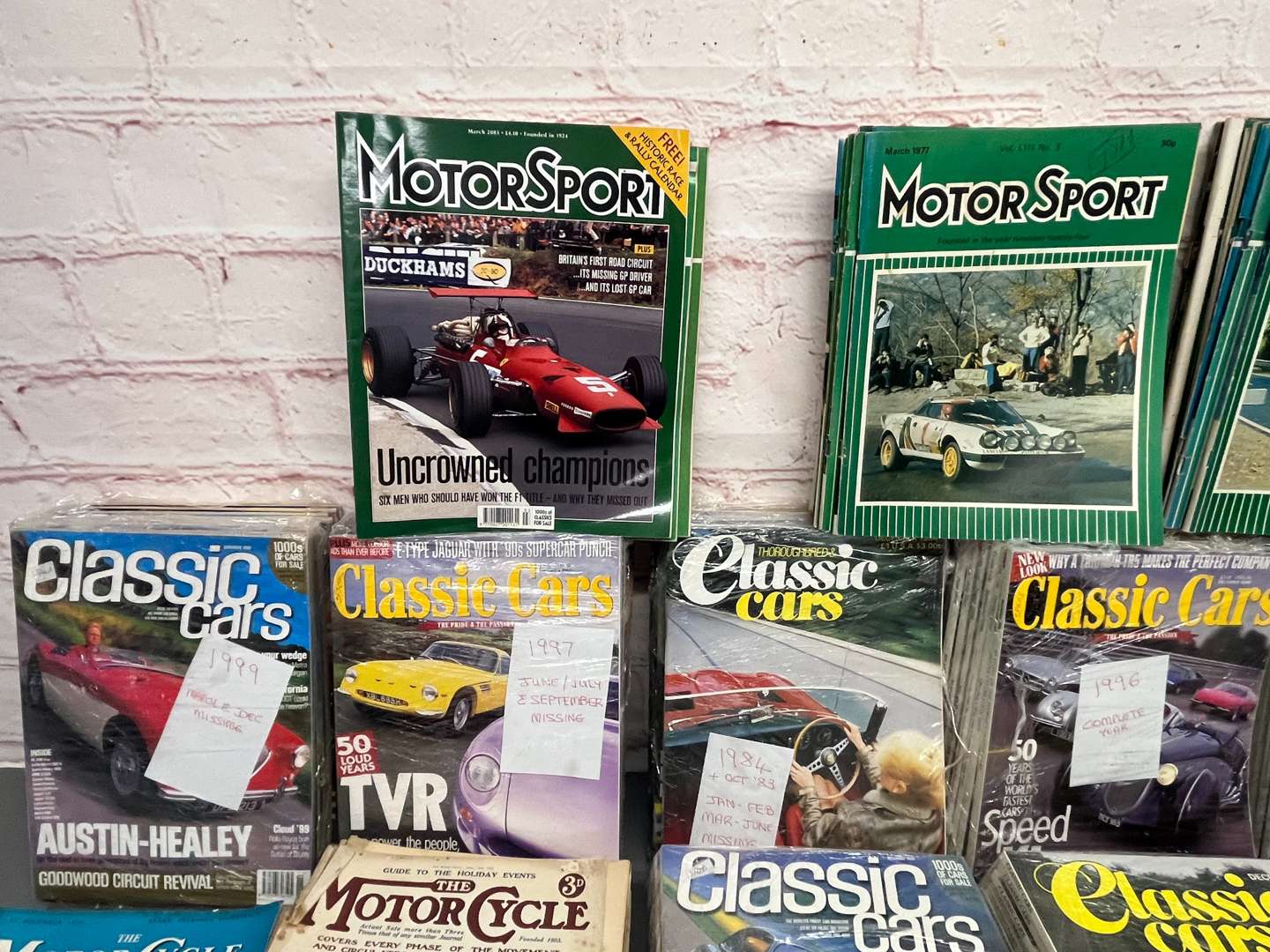 <p>Large Quantity of Classic Car Magazines/Catalogues Etc&nbsp;</p>