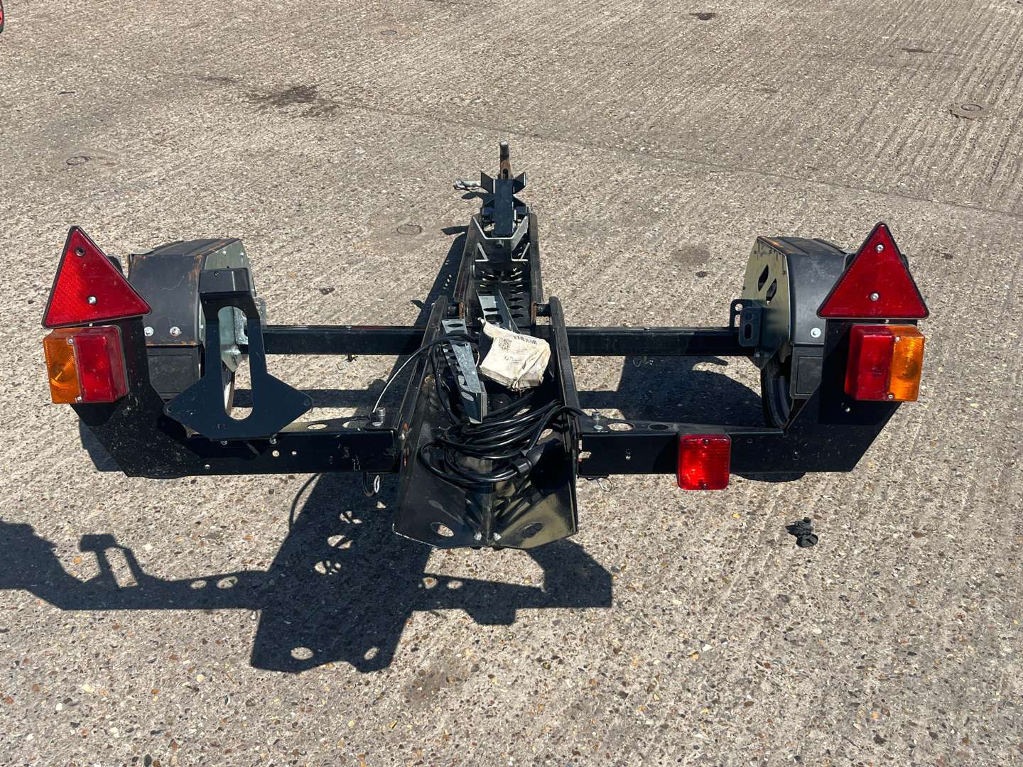 <p>Single Axle Motorbike Trailer&nbsp;</p>