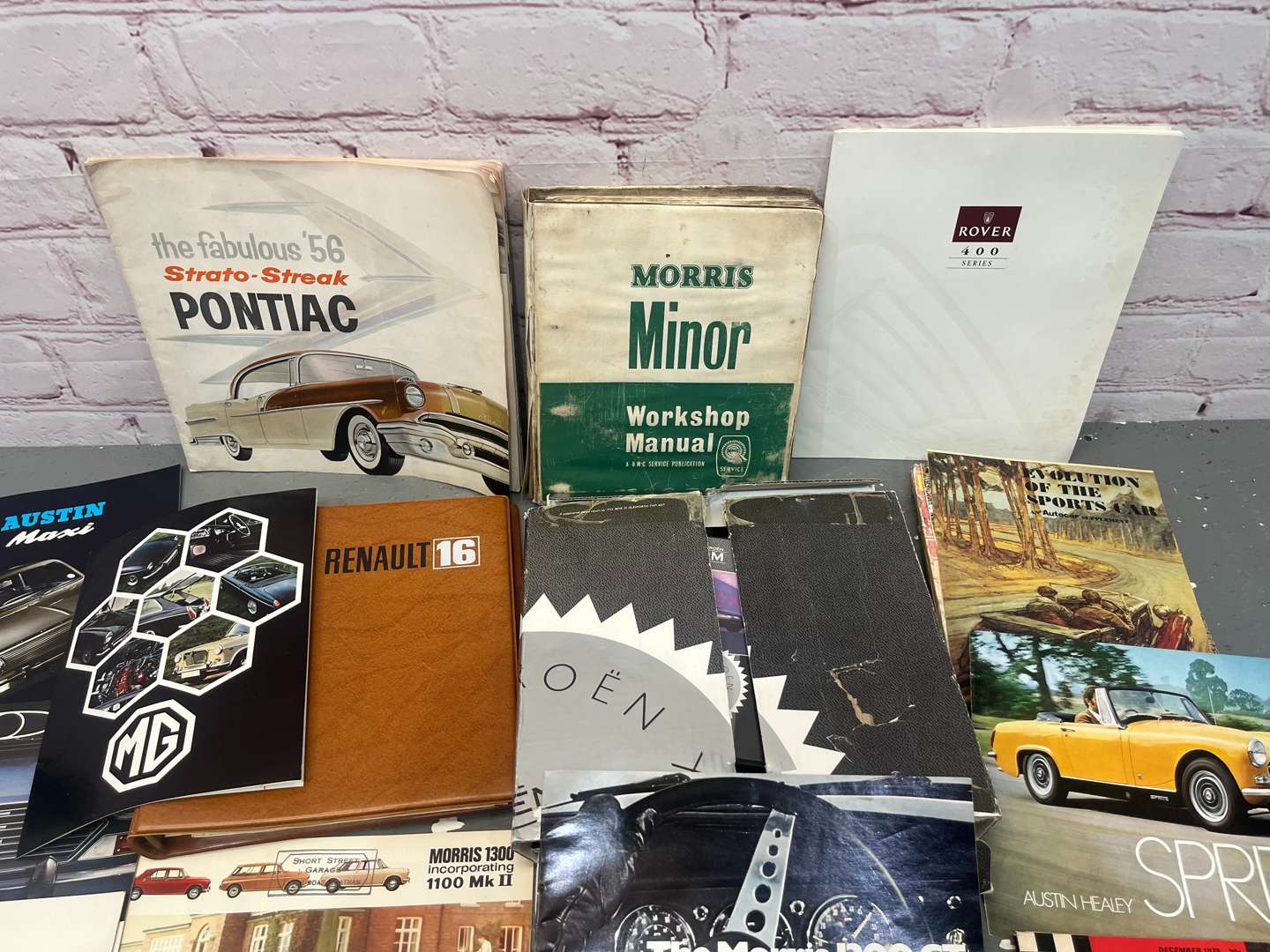 <p>Quantity of Classic Car Literature&nbsp;</p>