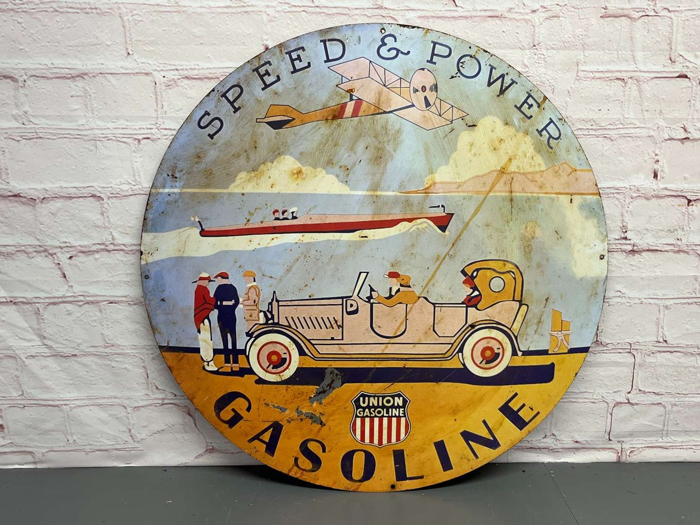 <p>Union Gasoline Circular Metal Sign</p>