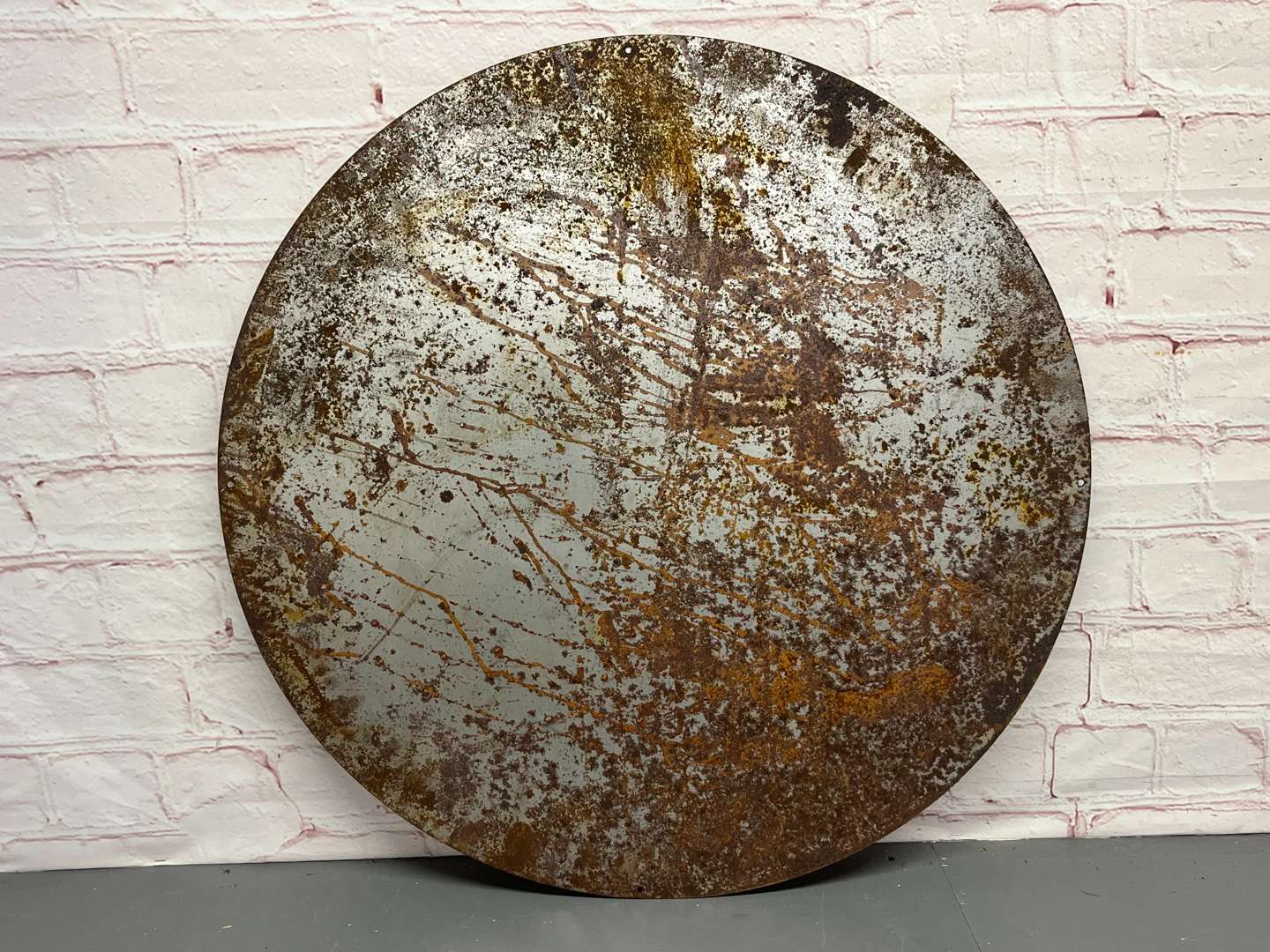 <p>Union Gasoline Circular Metal Sign</p>