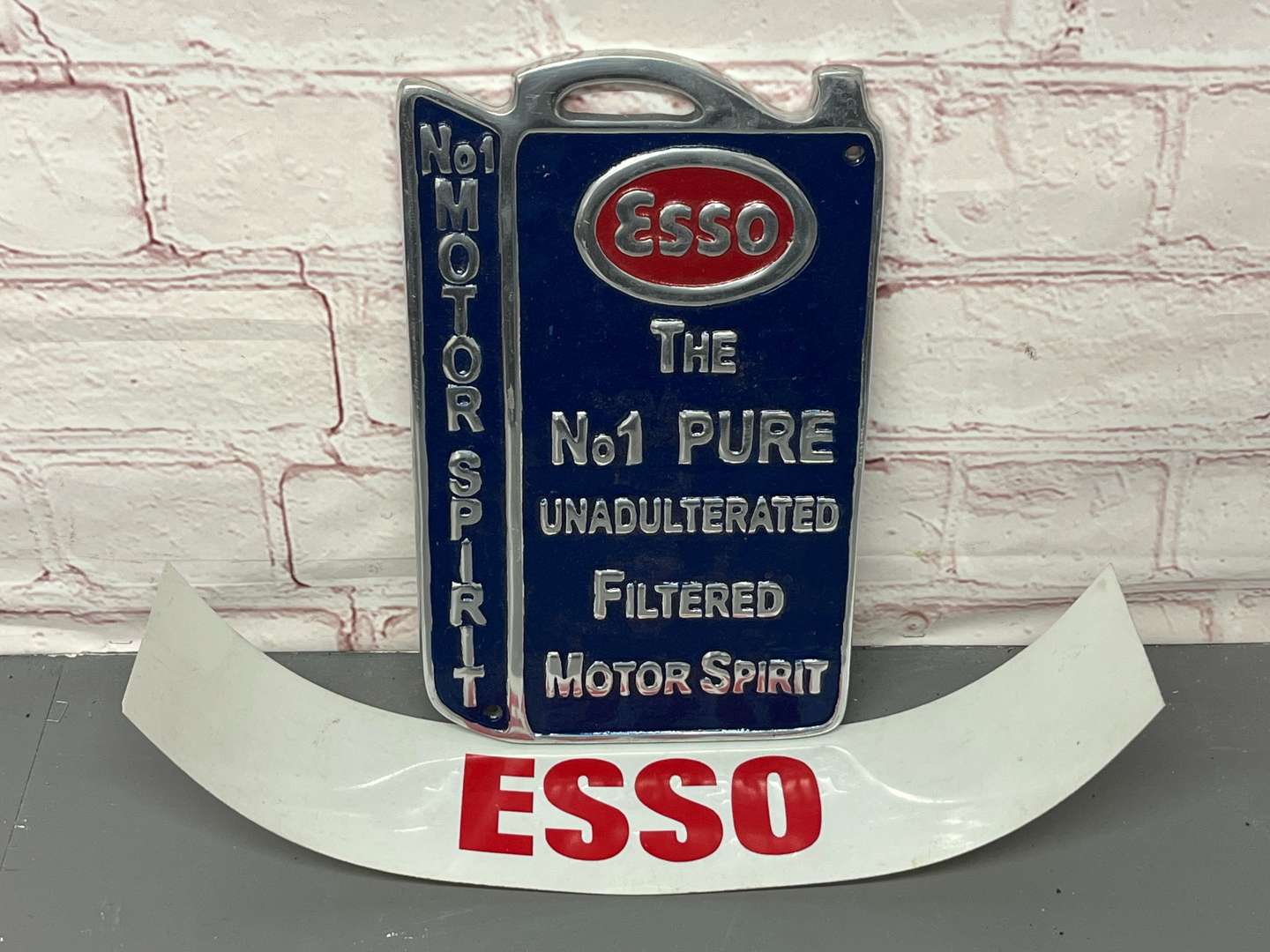 <p>Esso No1 Motor Oil Aluminium Sign & Pump Sign (2)</p>