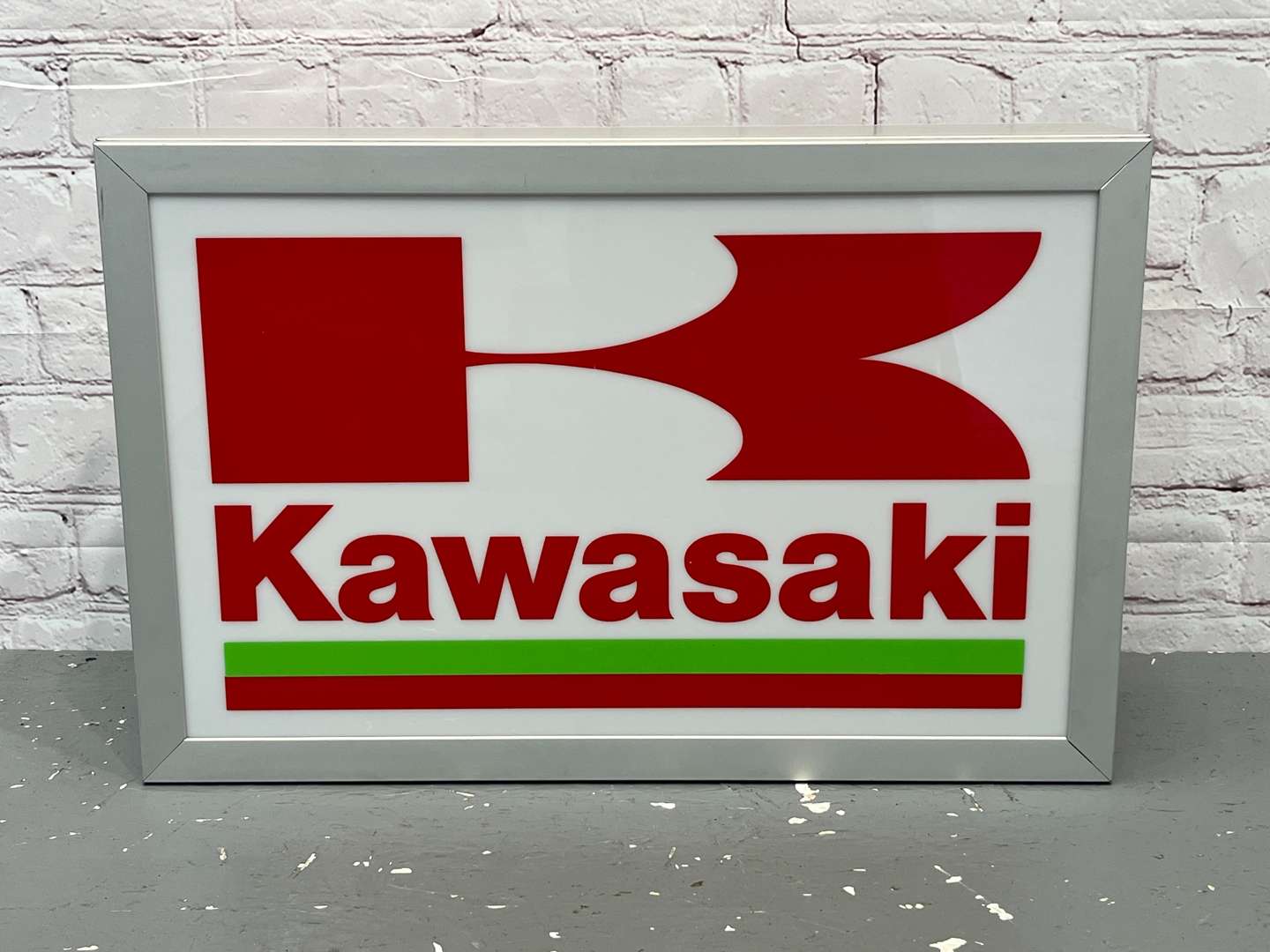 <p>Kawasaki Dealership Original Illuminated Double Sided Sign&nbsp;</p>