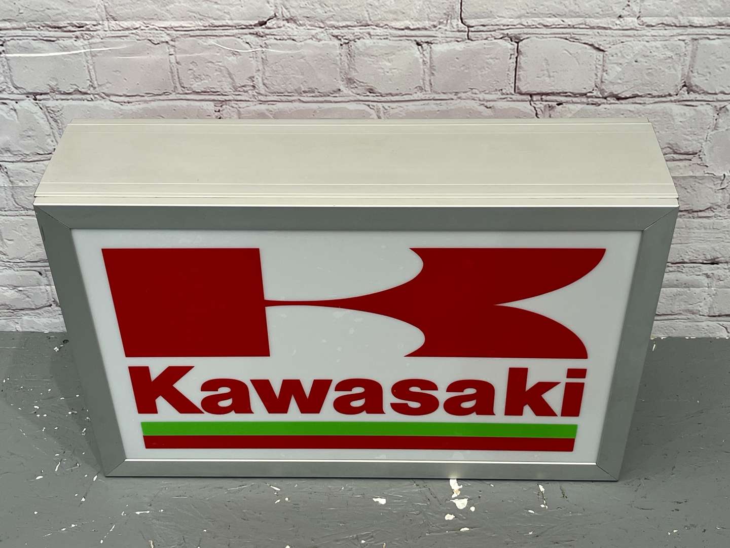 <p>Kawasaki Dealership Original Illuminated Double Sided Sign&nbsp;</p>