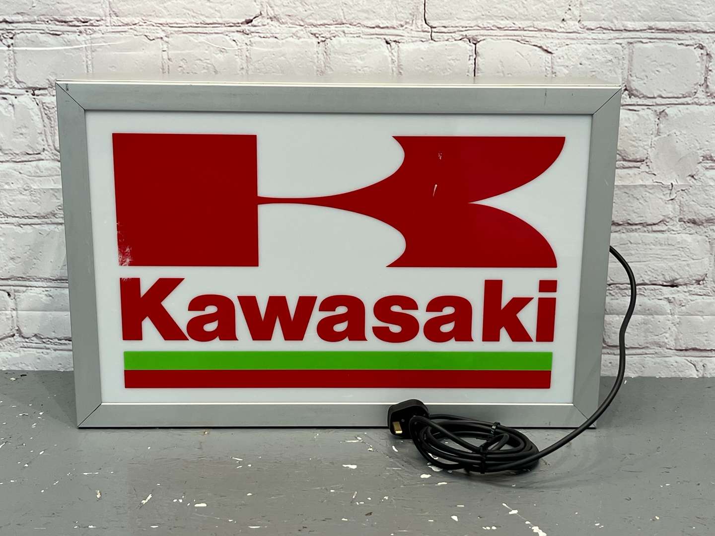 <p>Kawasaki Dealership Original Illuminated Double Sided Sign&nbsp;</p>