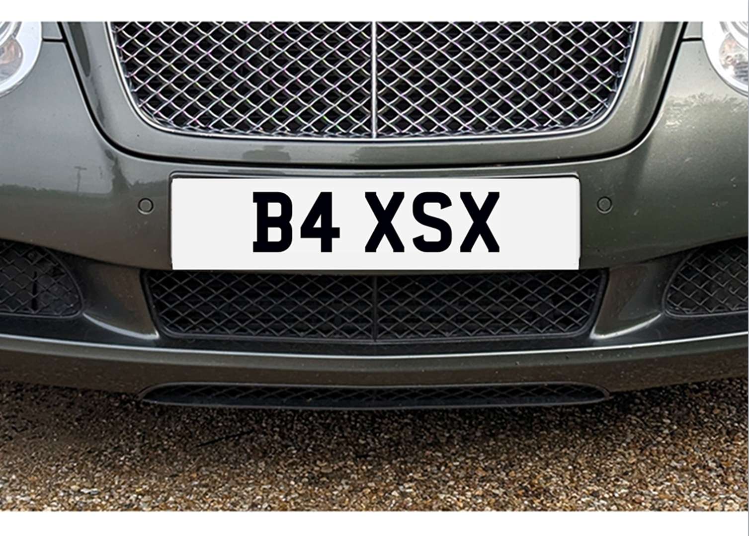 <p>&nbsp; B4 XSX Registration number&nbsp;</p>