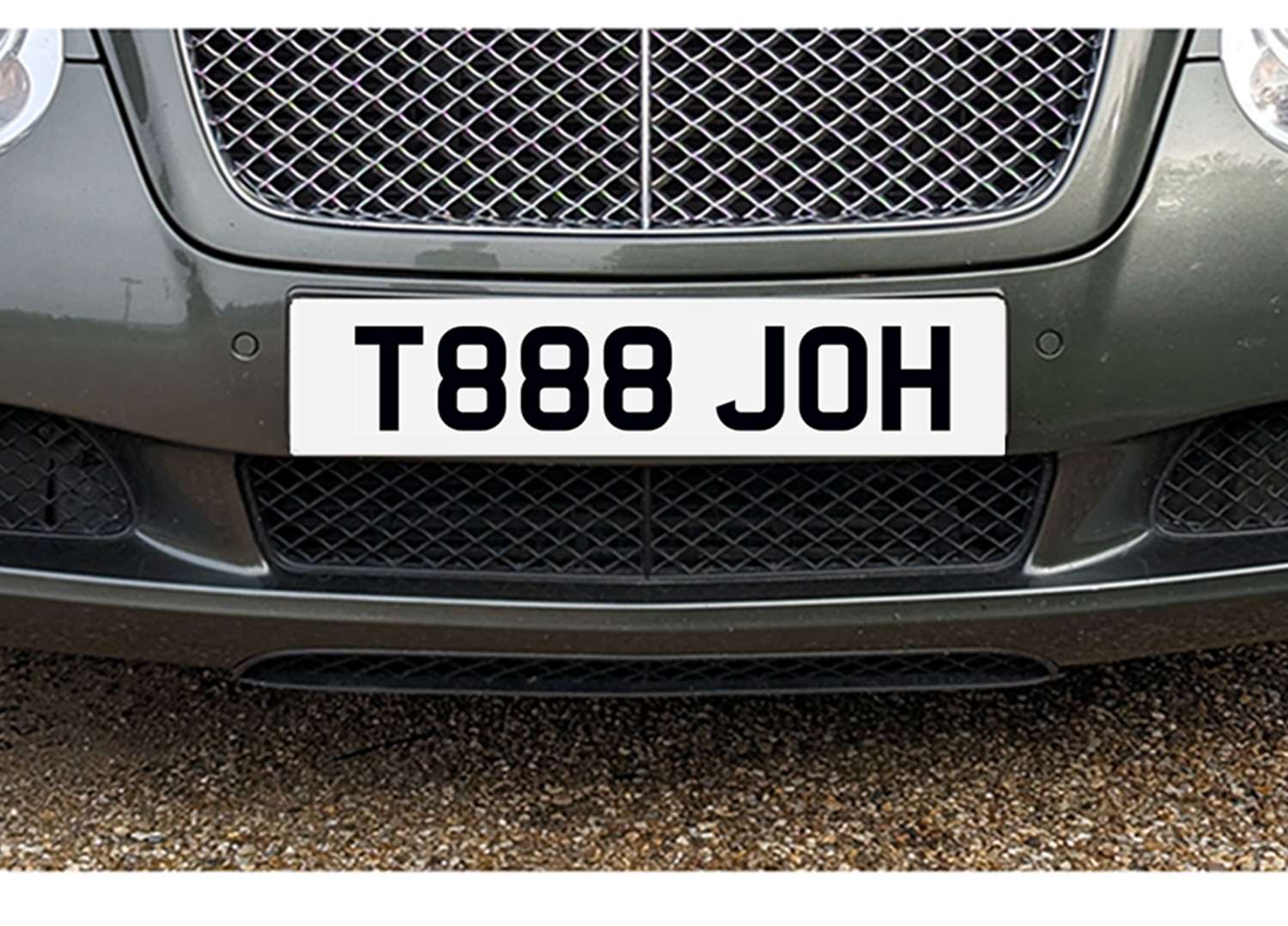 <p>&nbsp; T888 JOH Registration number</p>