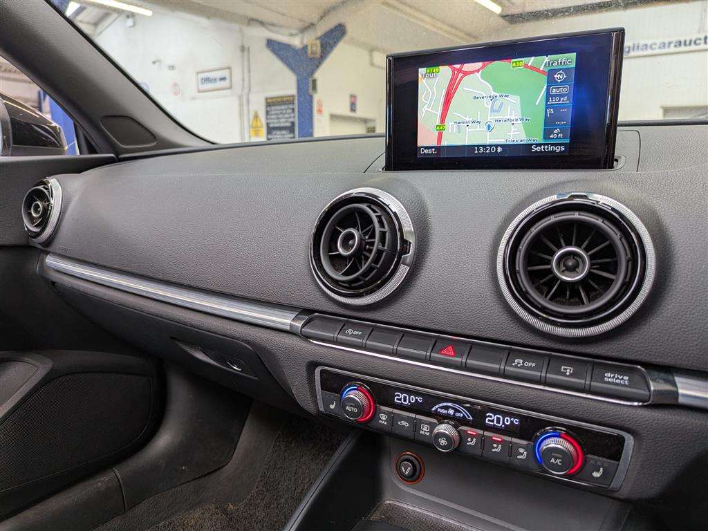 <p>2014 AUDI A3 SPORT TFSI</p>