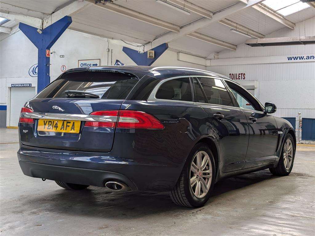 <p>2014 JAGUAR XF LUXURY D AUTO</p>