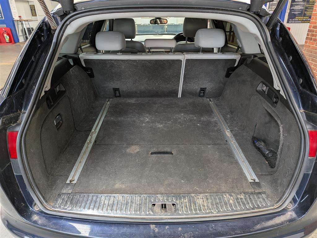 <p>2014 JAGUAR XF LUXURY D AUTO</p>